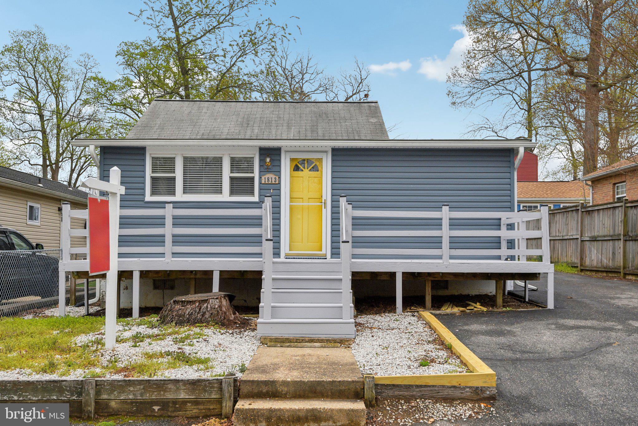 WOODLAND BEACH - Residential