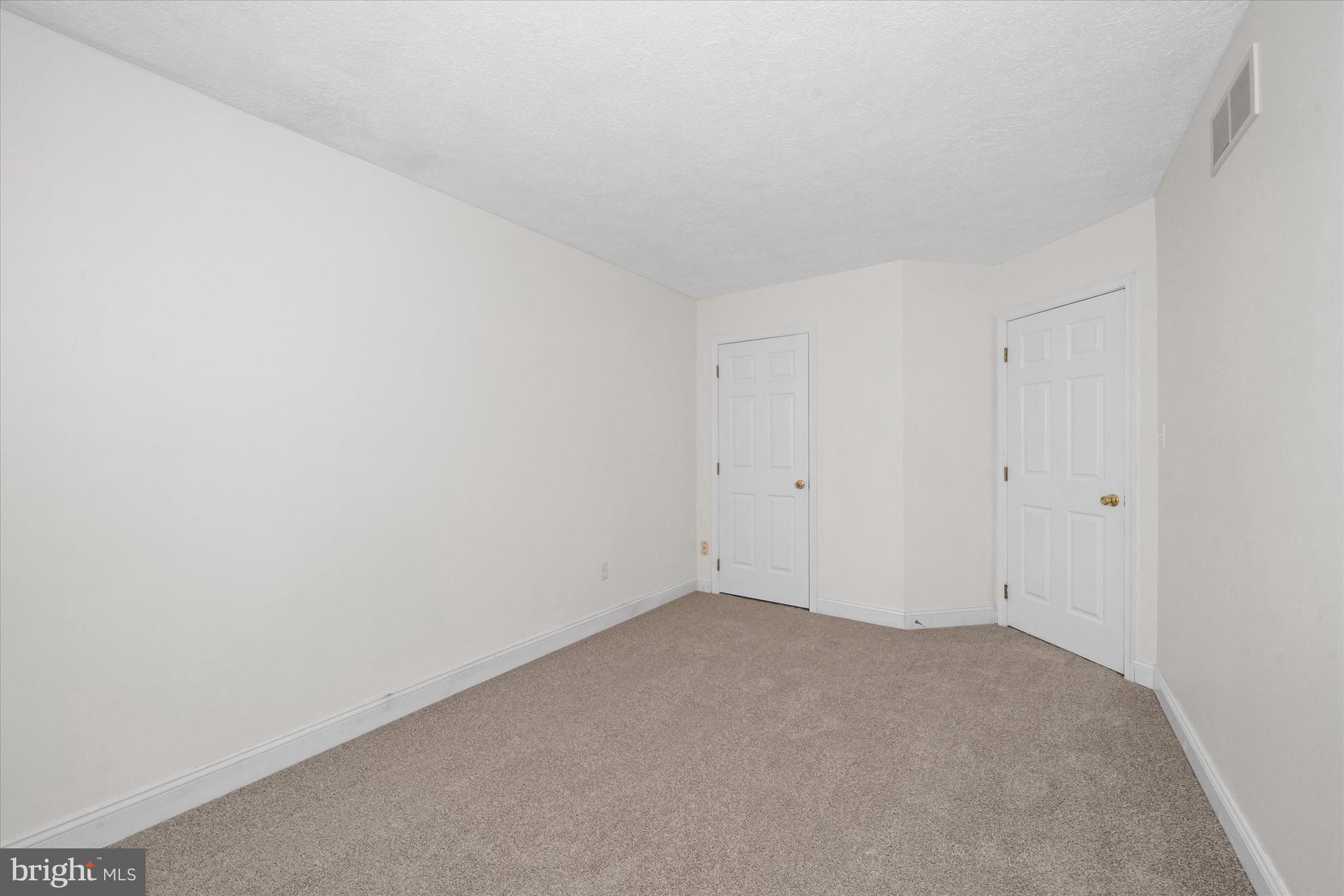 NORTH POINTE - Residential