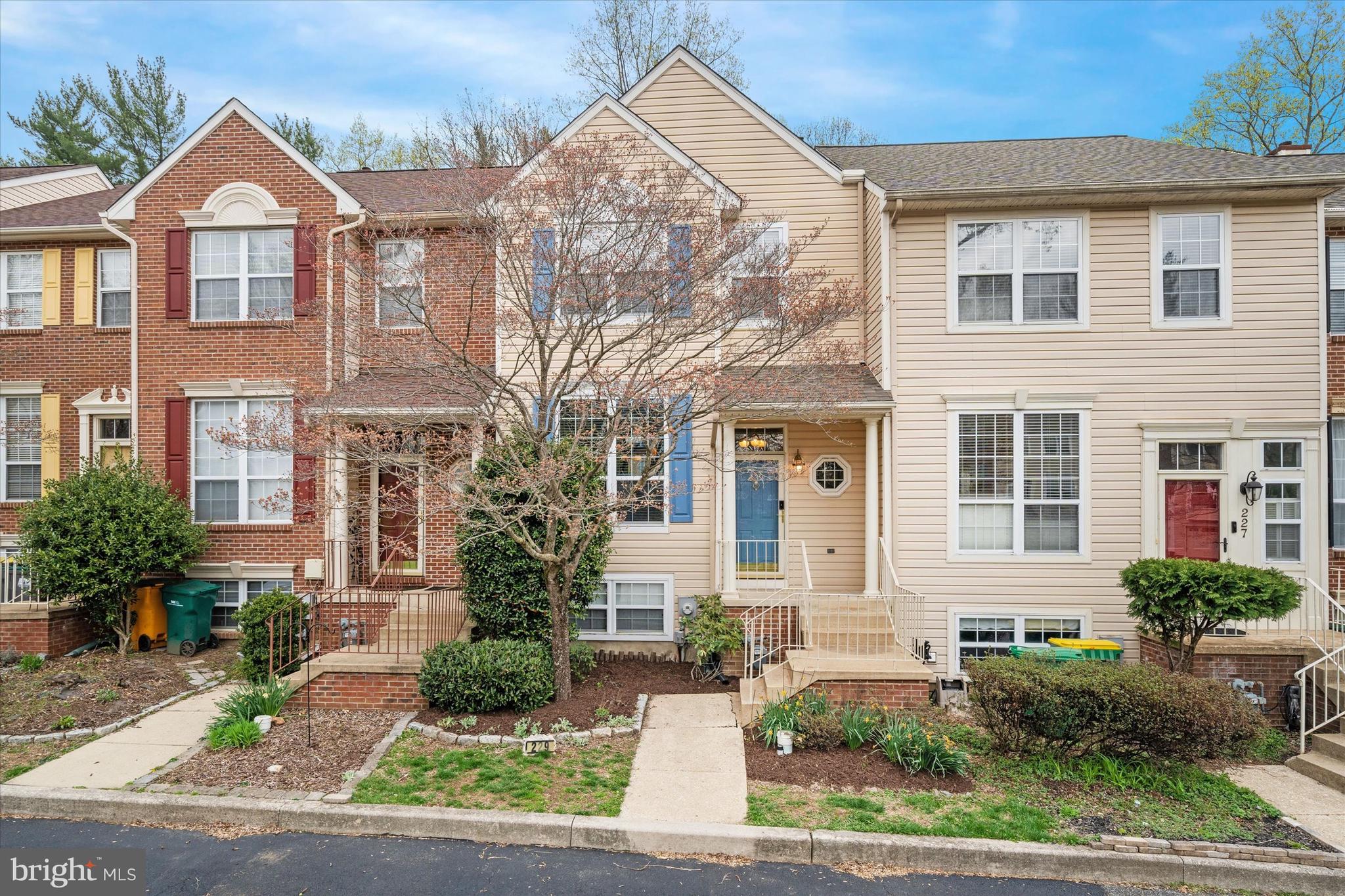 NORTH POINTE - Residential