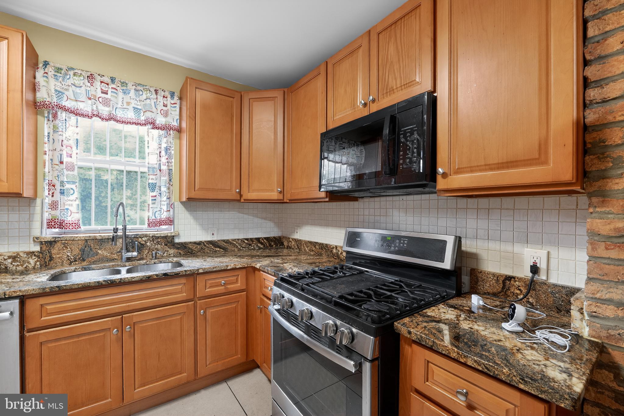 BROADWAY EAST - Residential
