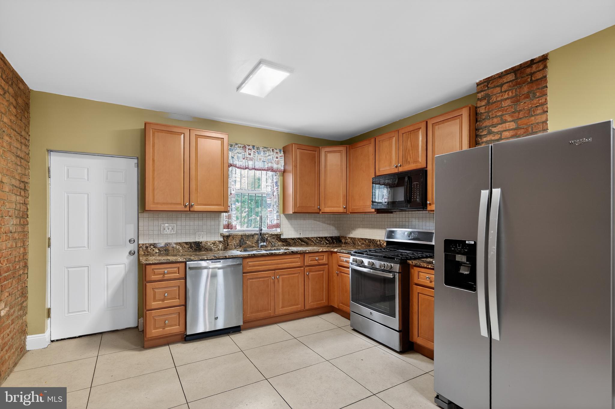 BROADWAY EAST - Residential