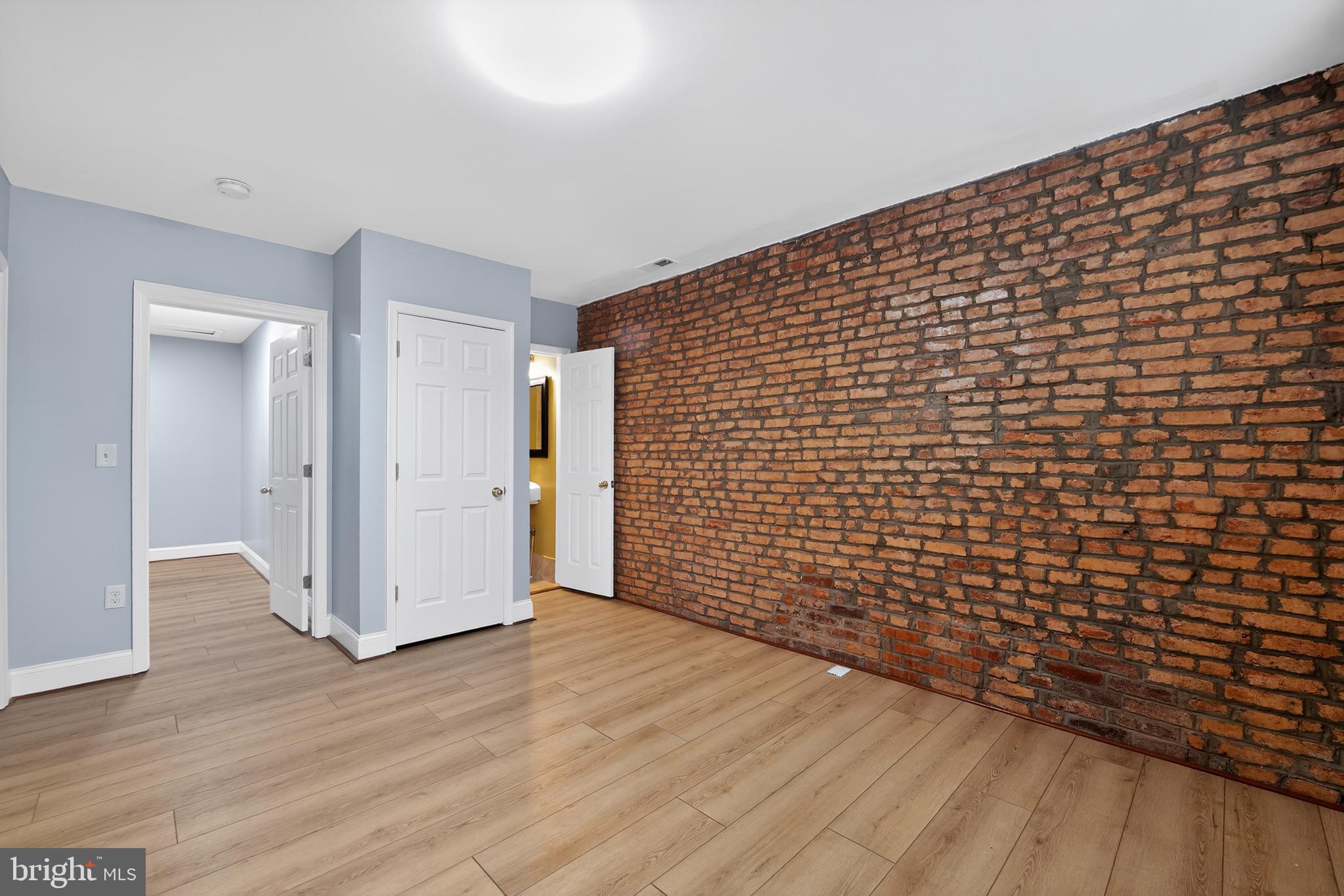 BROADWAY EAST - Residential