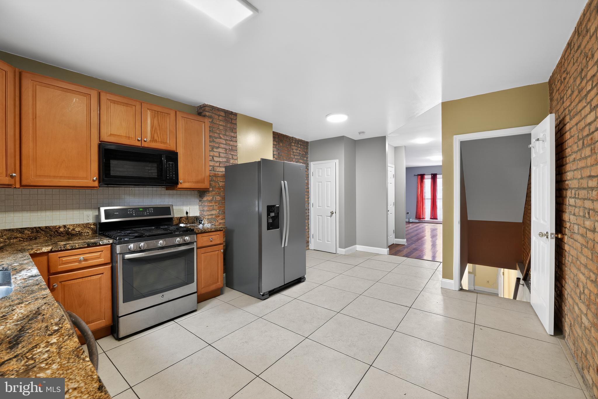 BROADWAY EAST - Residential