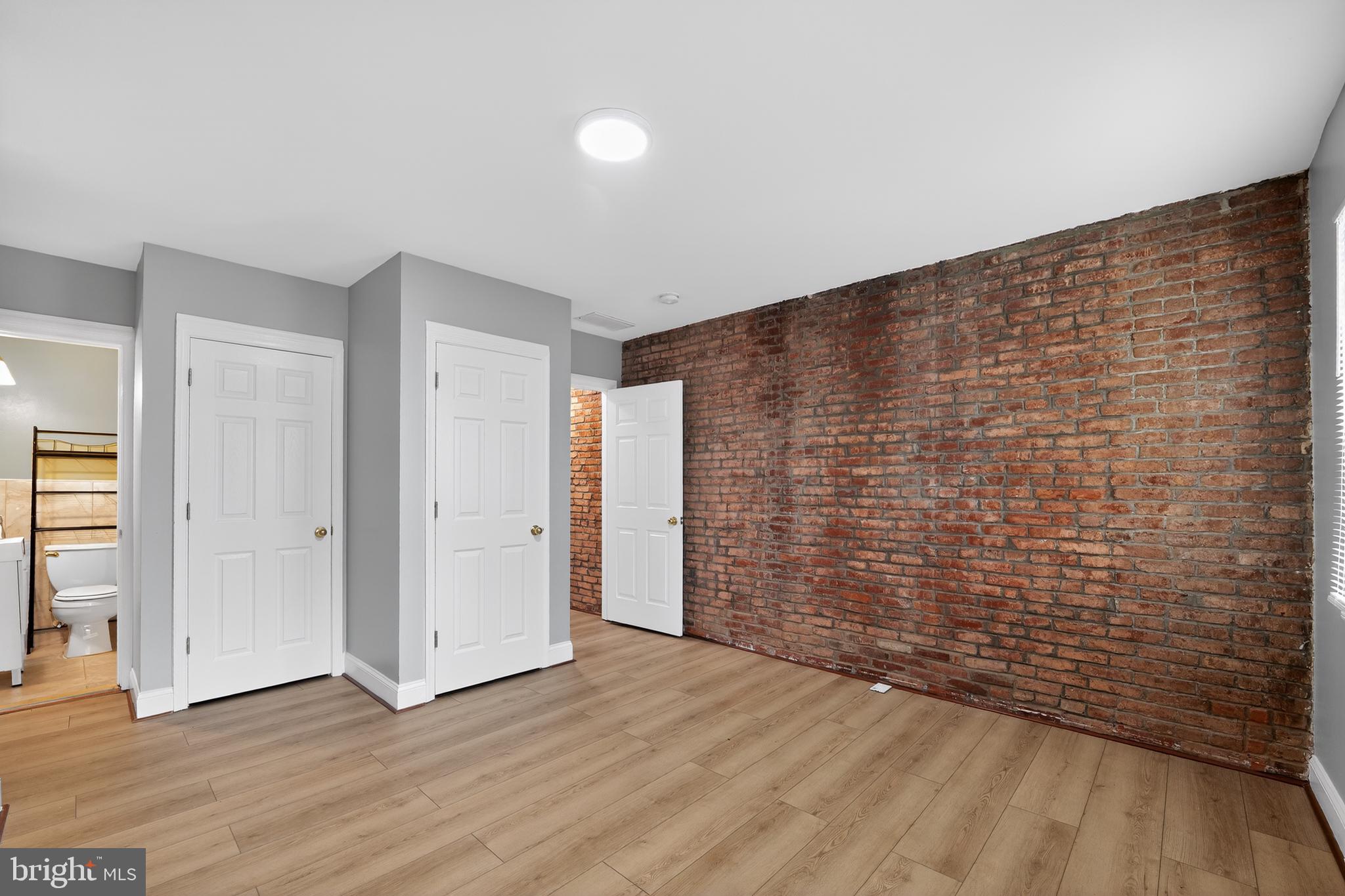 BROADWAY EAST - Residential