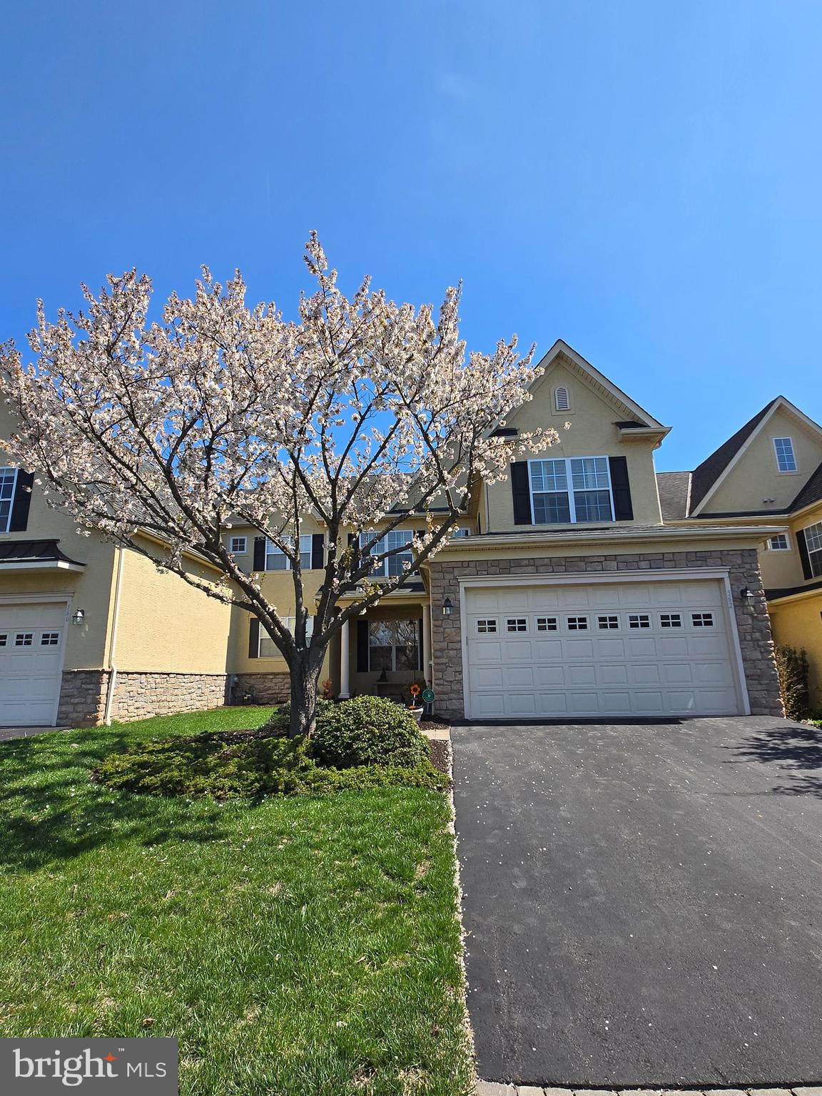FOXCROFT OF BLUE B - Residential