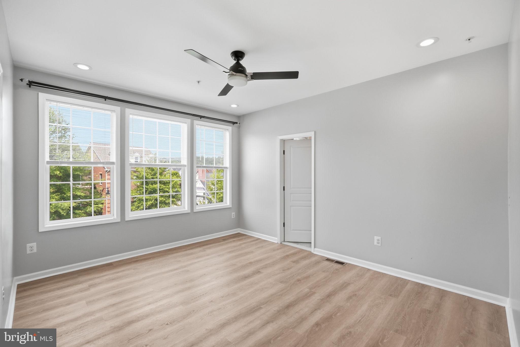 PARKLANDS AT WATKINS MILL - Residential