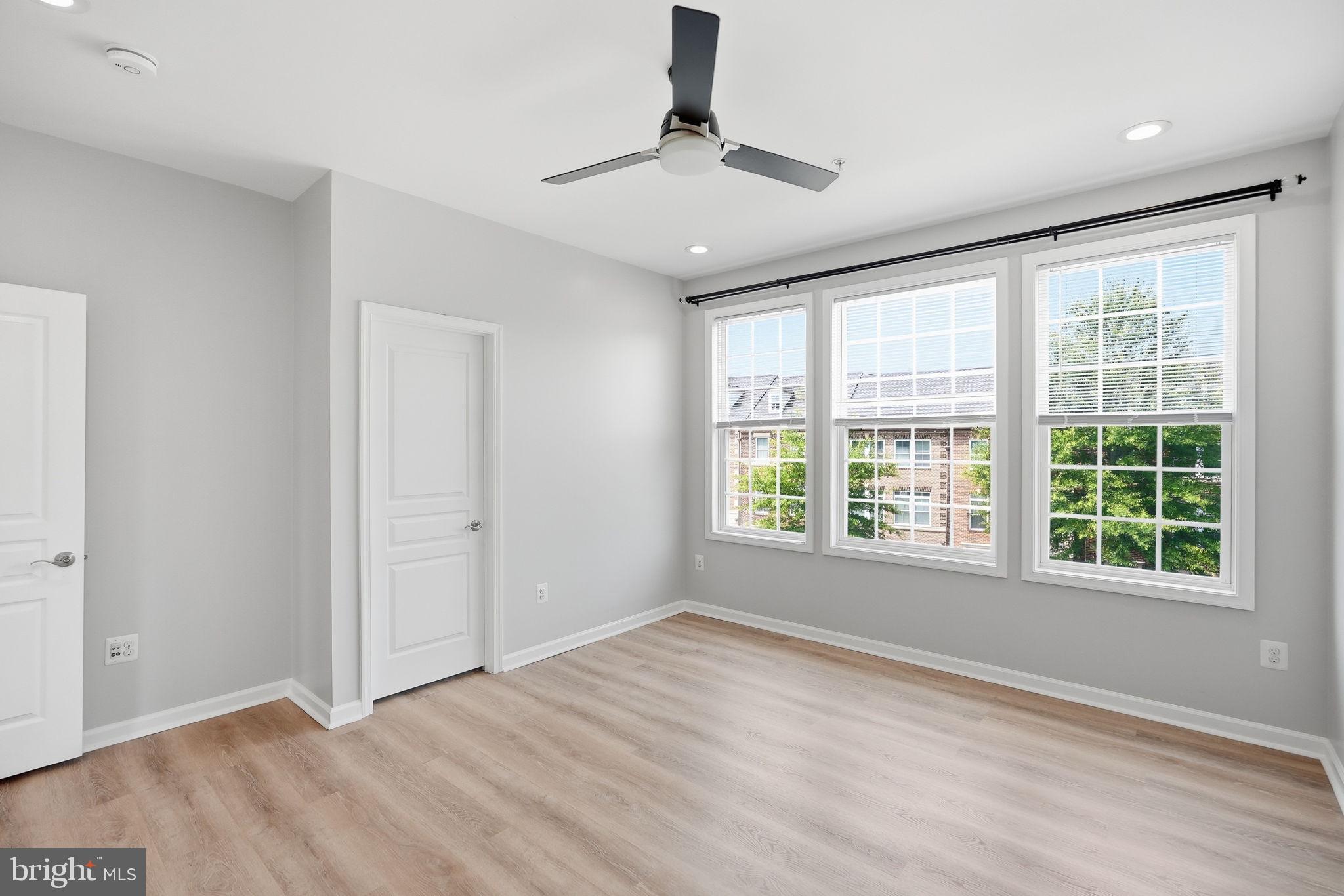 PARKLANDS AT WATKINS MILL - Residential
