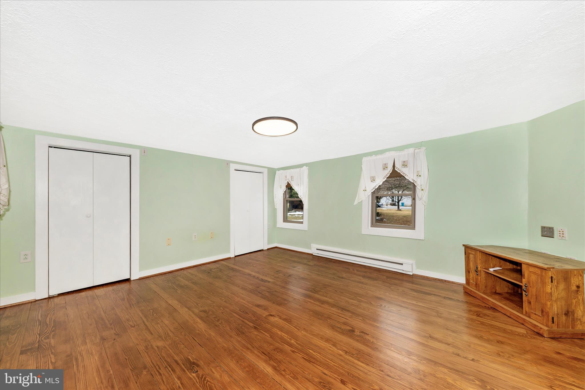 MOUNTAINDALE - Residential