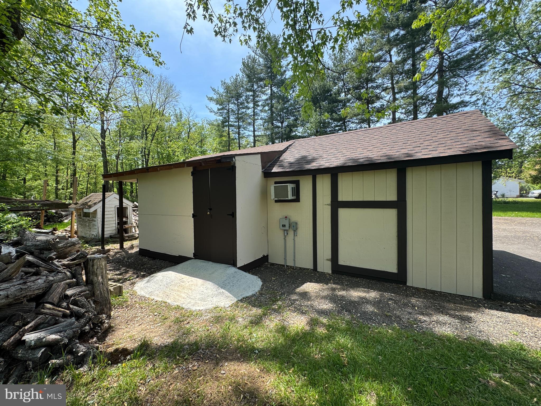 MOUNTAINDALE - Residential
