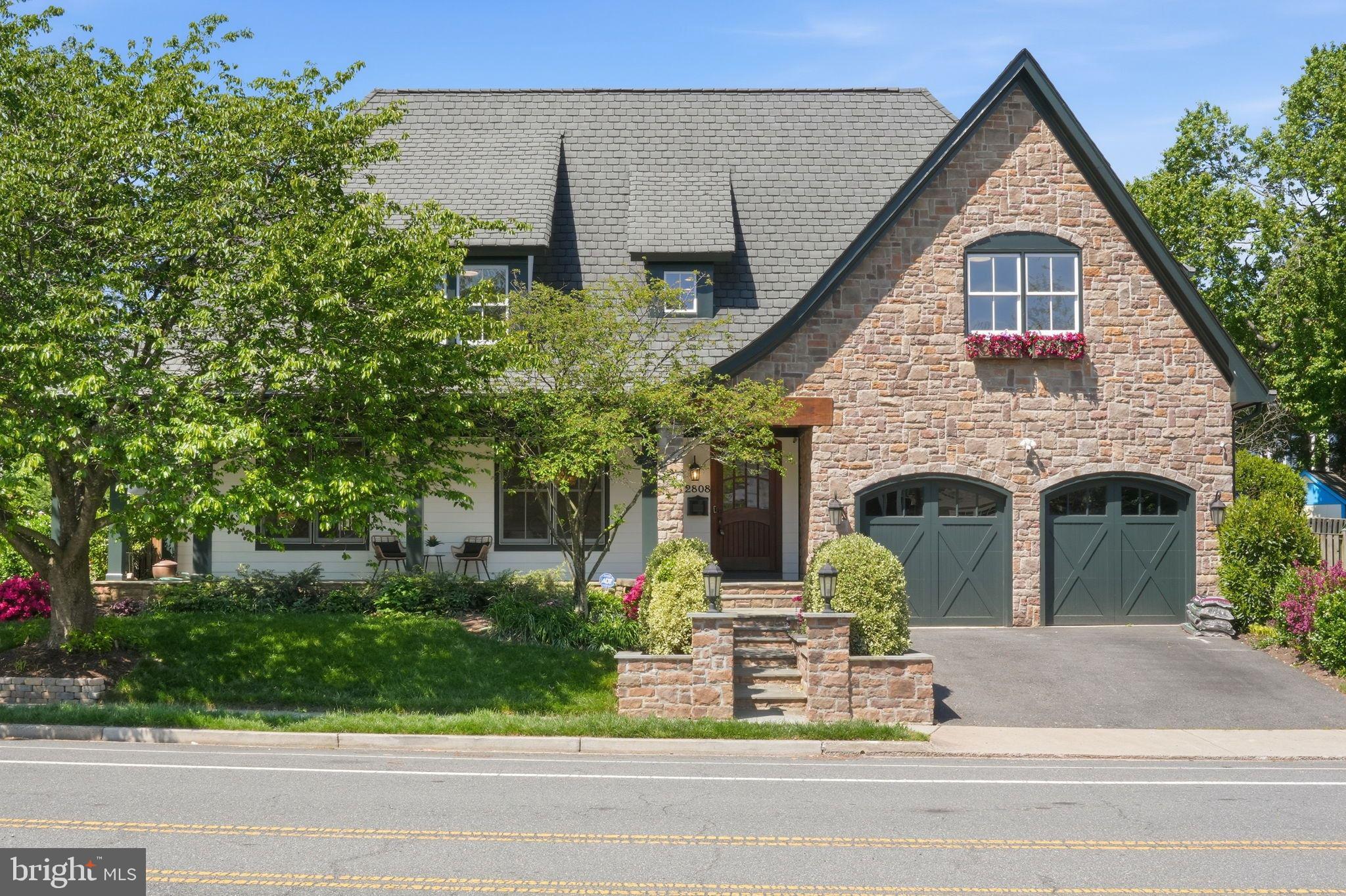 WILLIAMSBURG VILLAGE - Residential