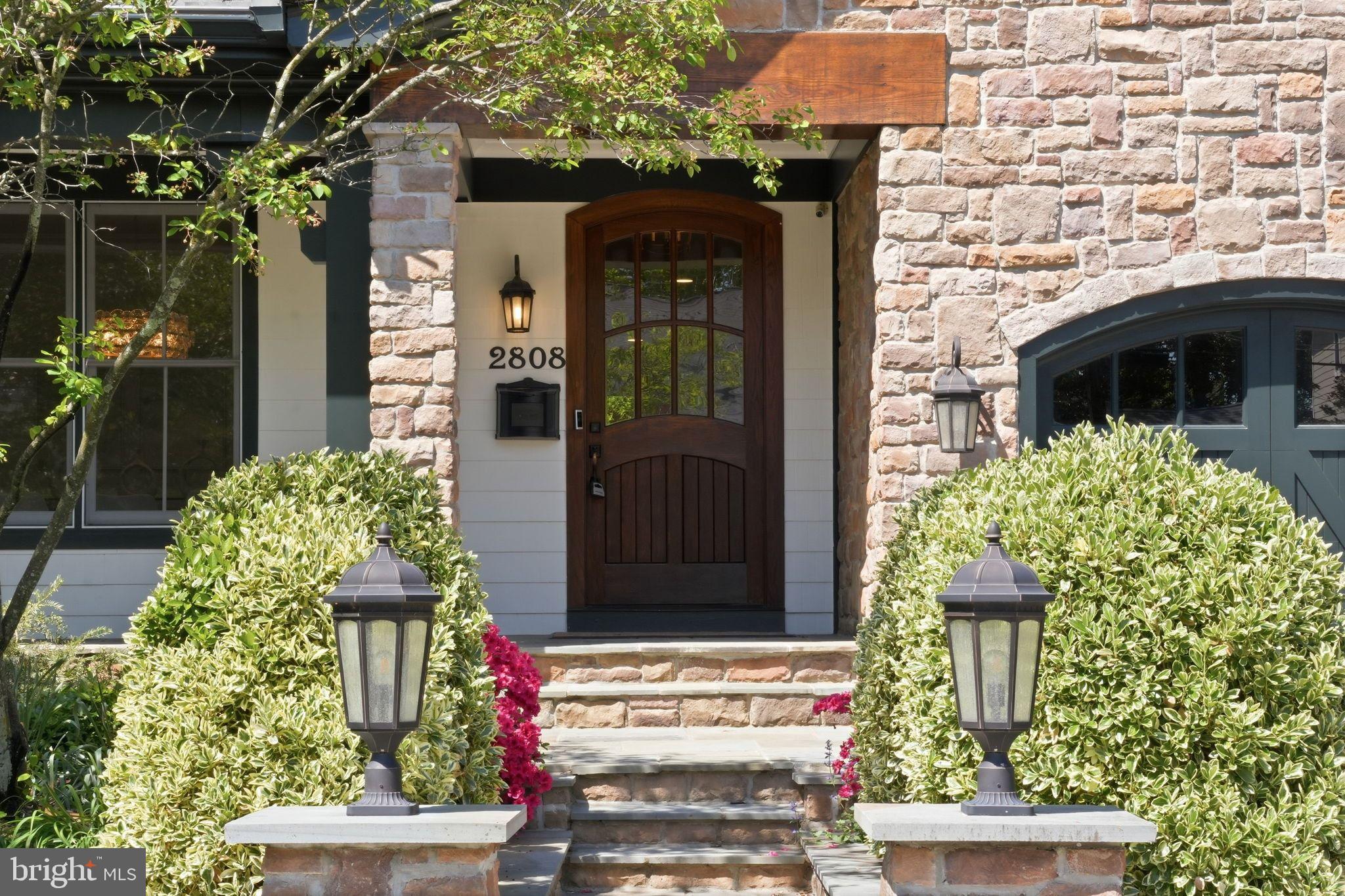 WILLIAMSBURG VILLAGE - Residential