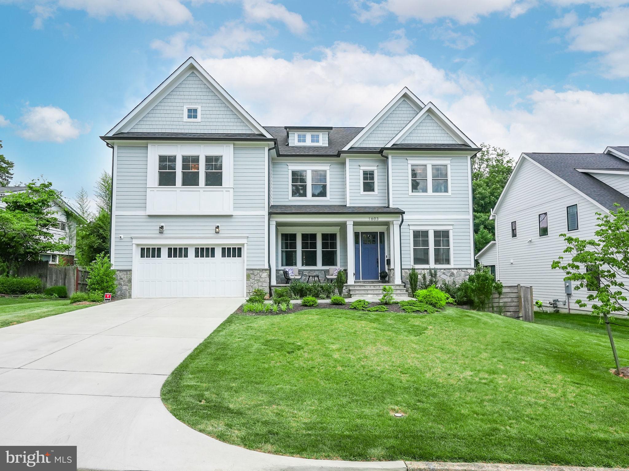 MCLEAN MANOR - Residential