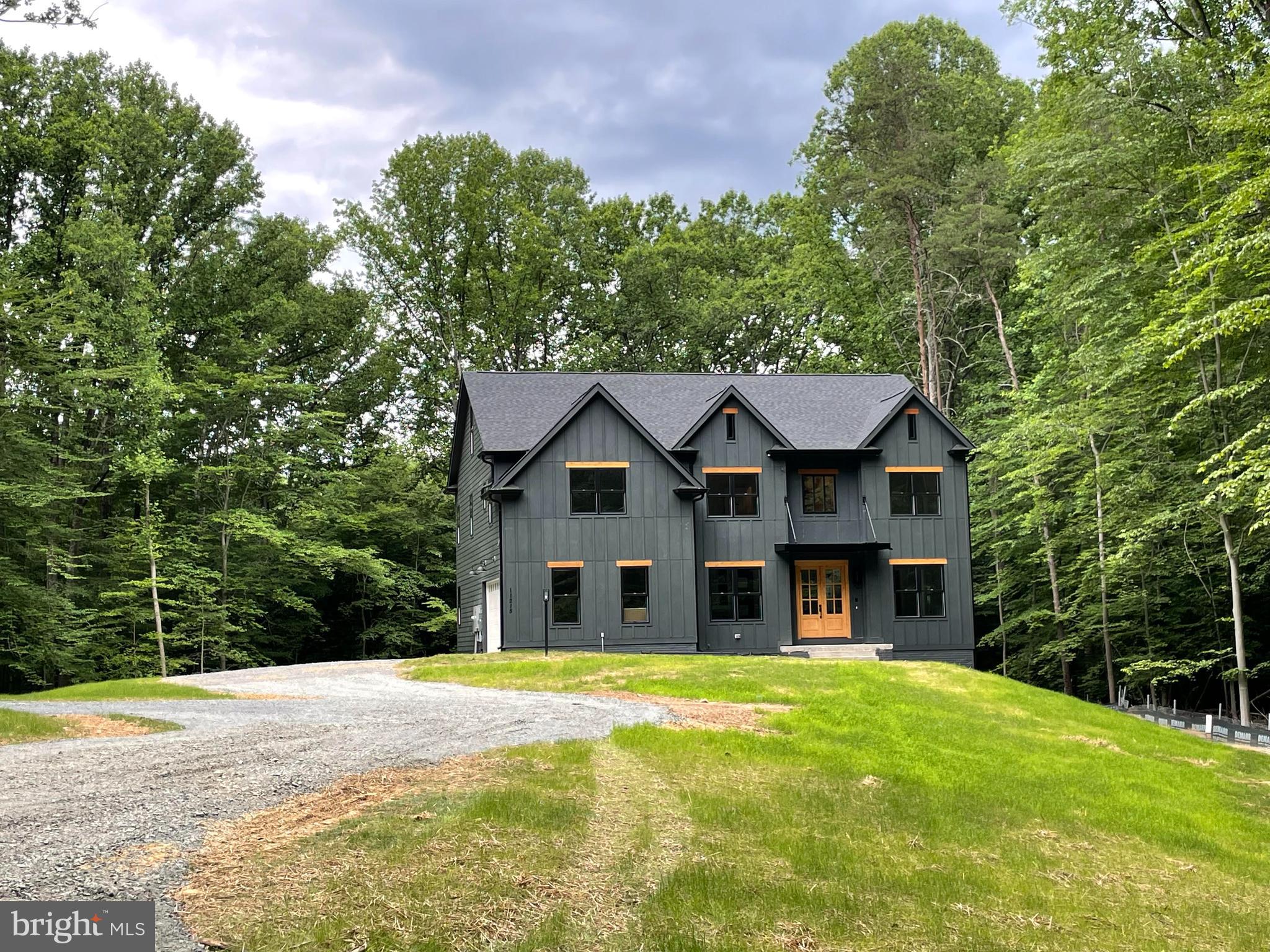 JEFFERSON RUN MANOR - Residential