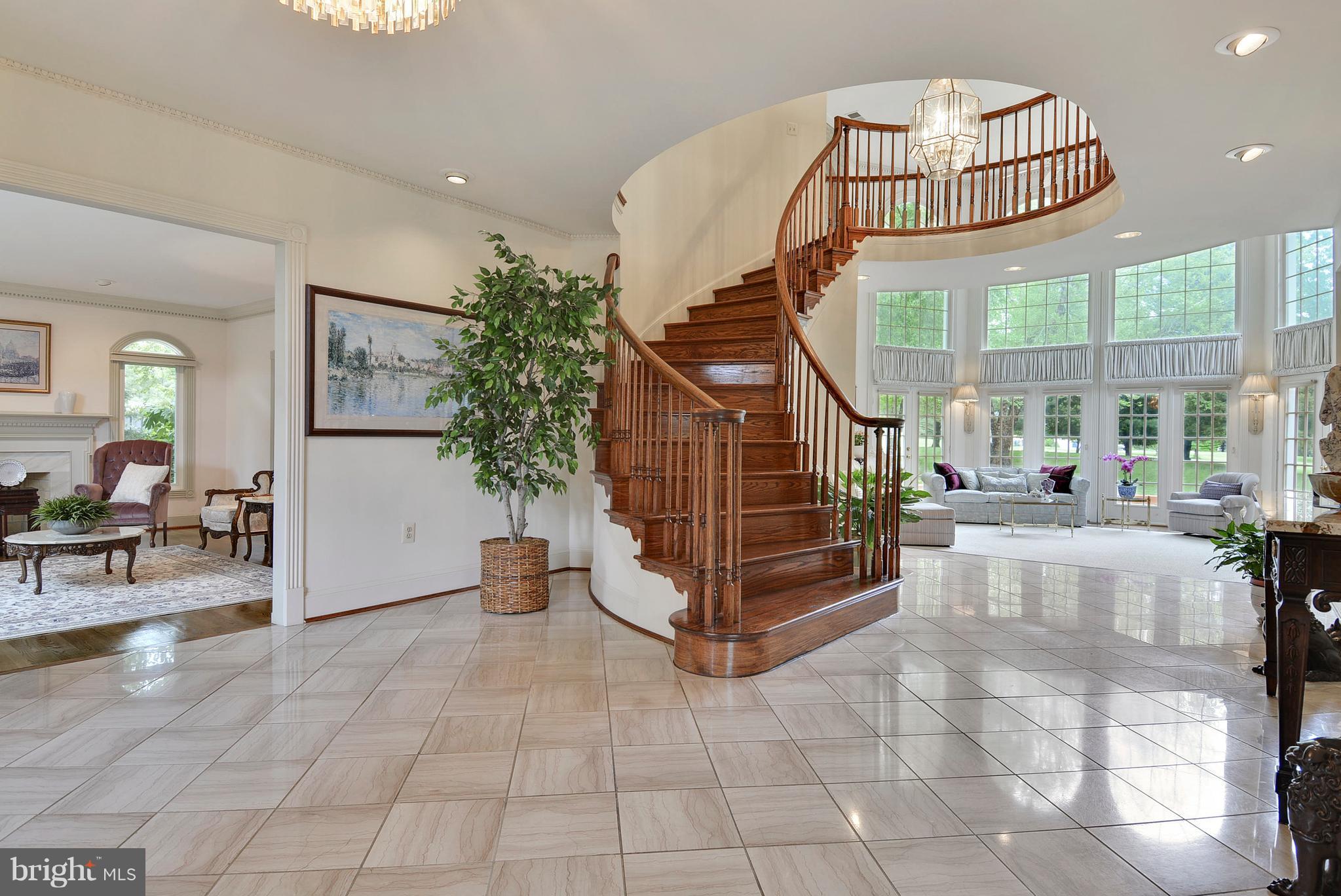 FALCONHURST - Residential