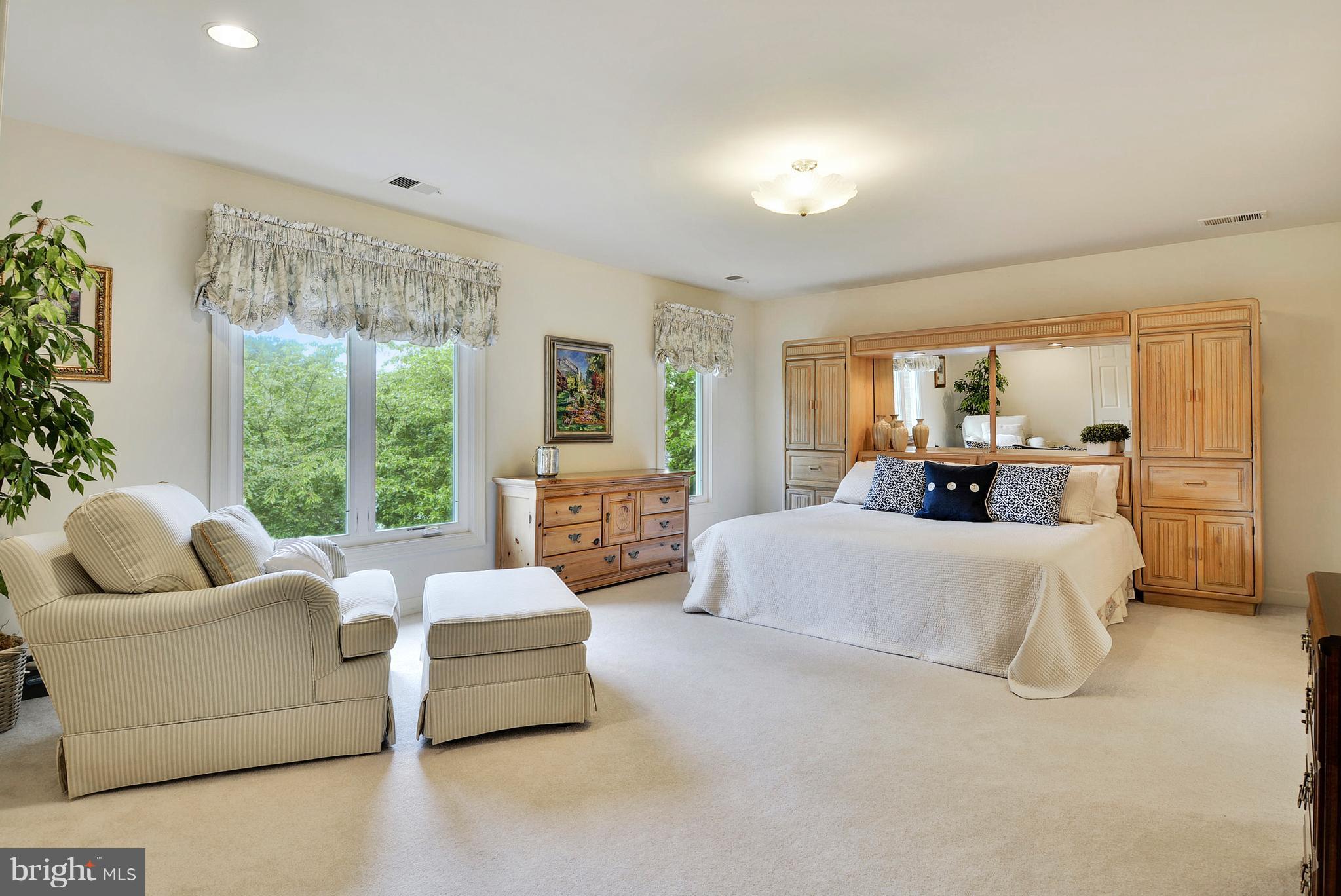 FALCONHURST - Residential