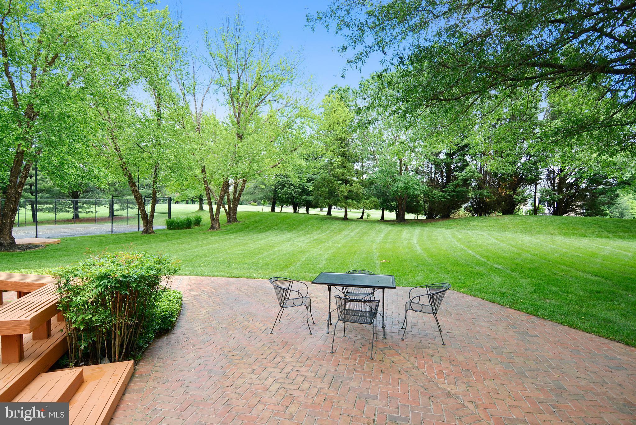 FALCONHURST - Residential