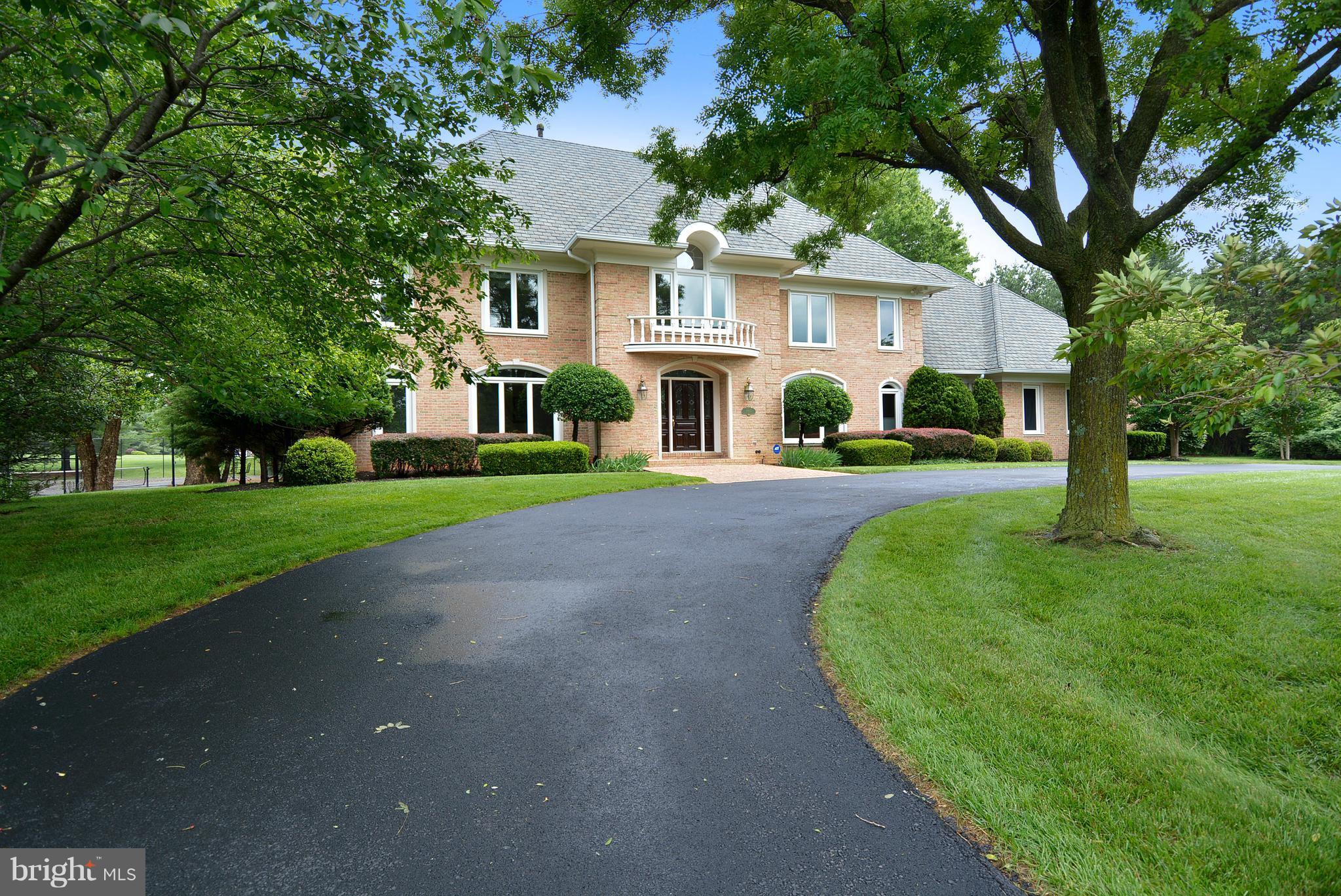 FALCONHURST - Residential