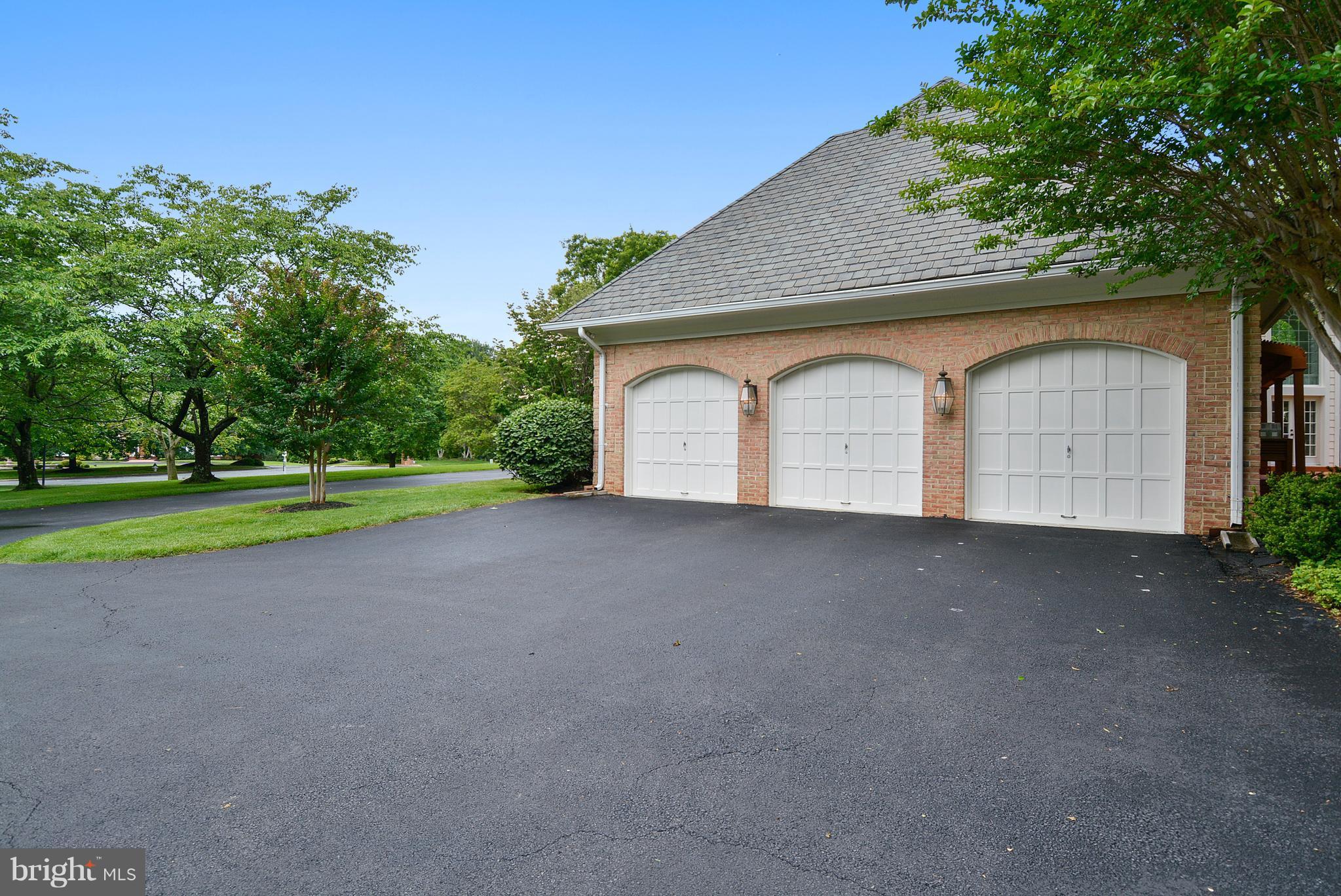 FALCONHURST - Residential