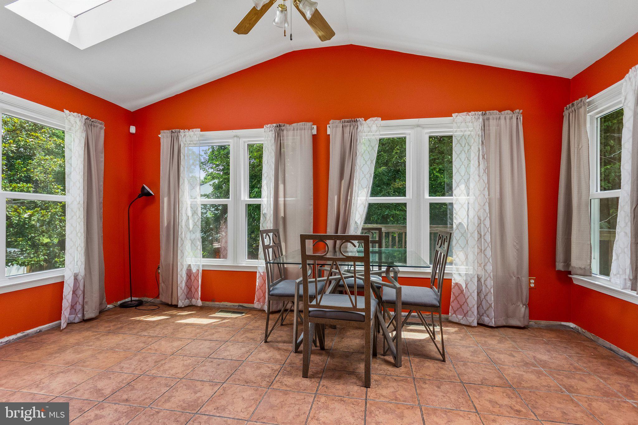 HAMPTON OAKS - Residential