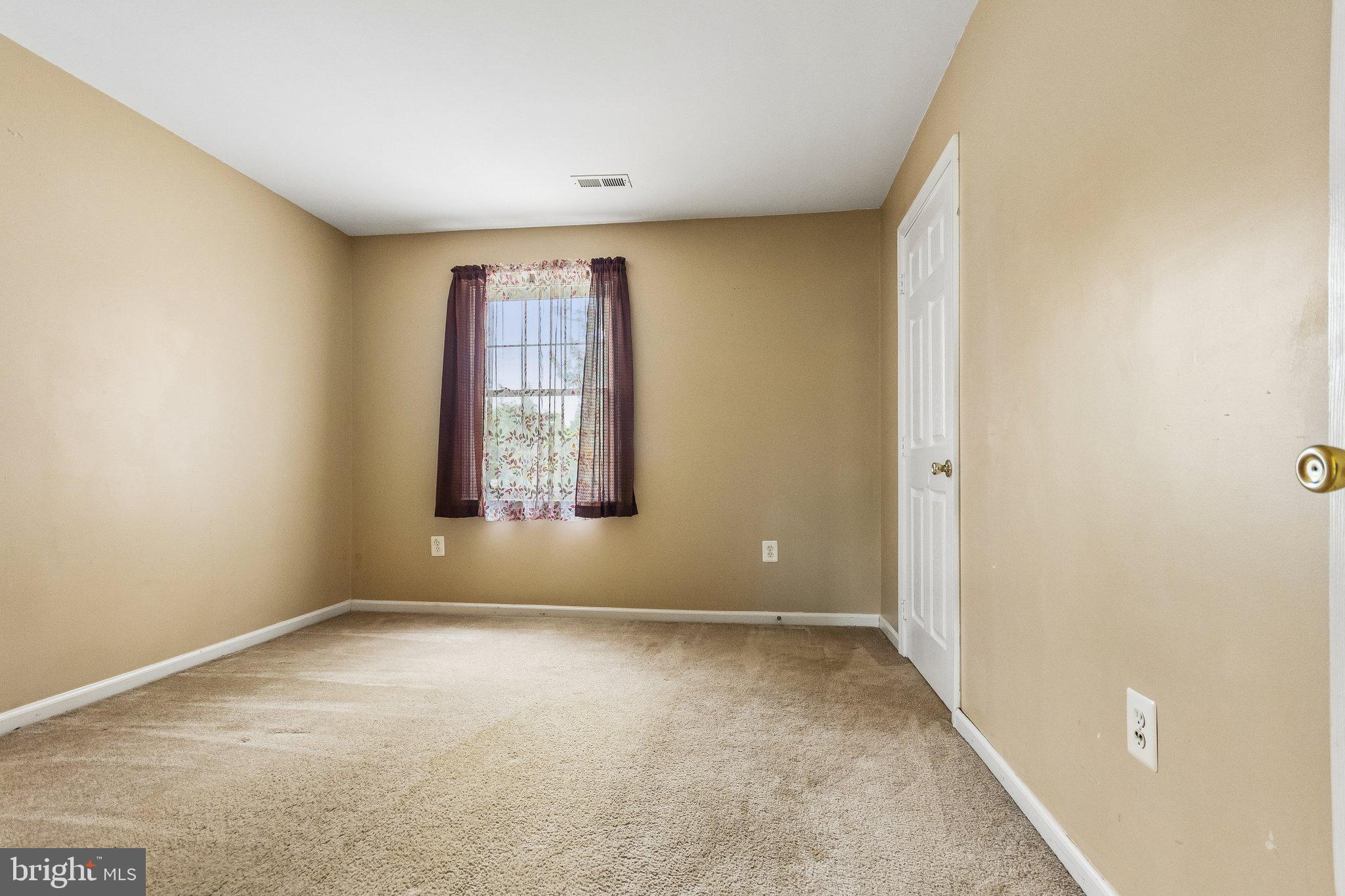 HAMPTON OAKS - Residential