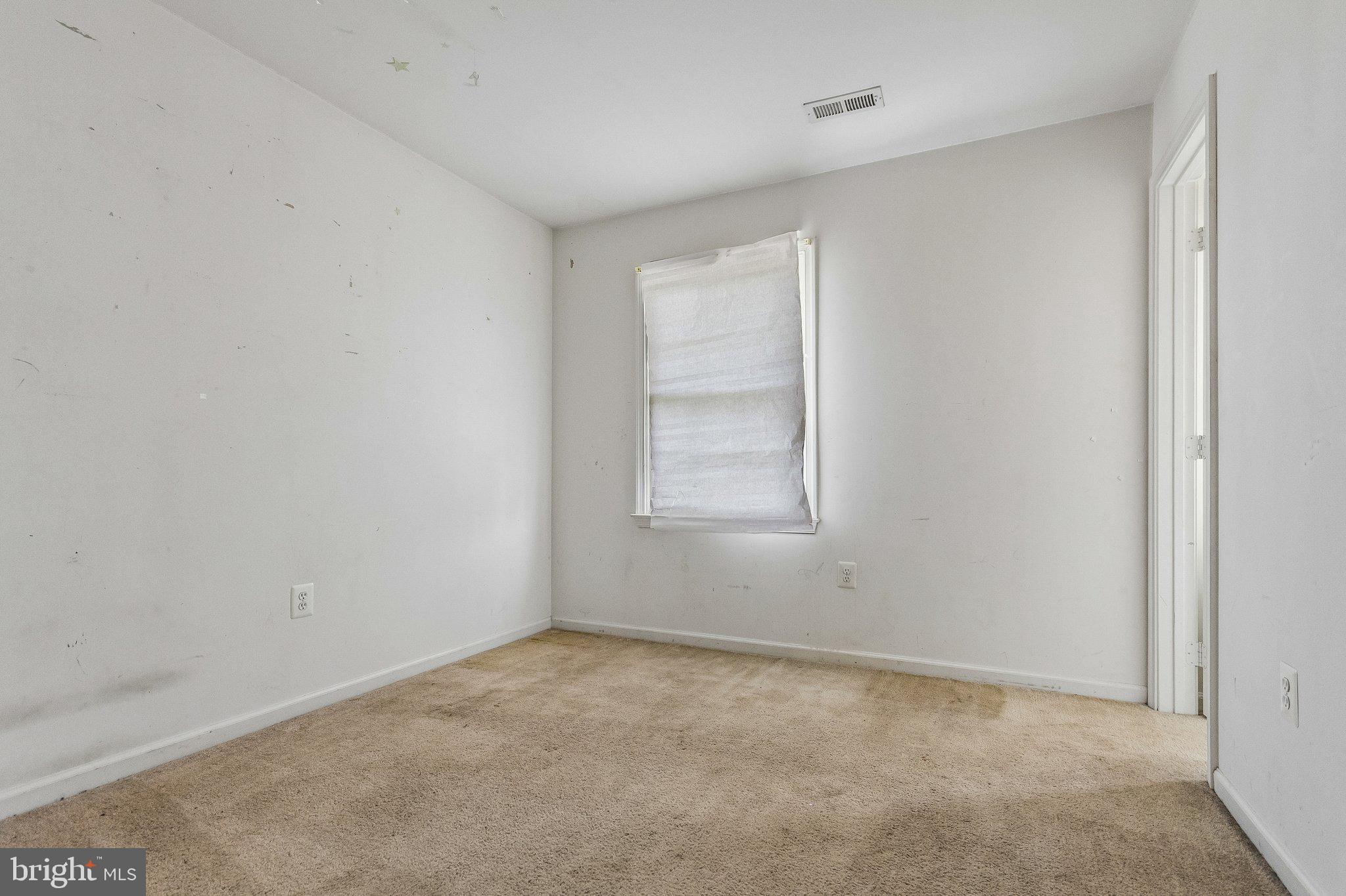 HAMPTON OAKS - Residential