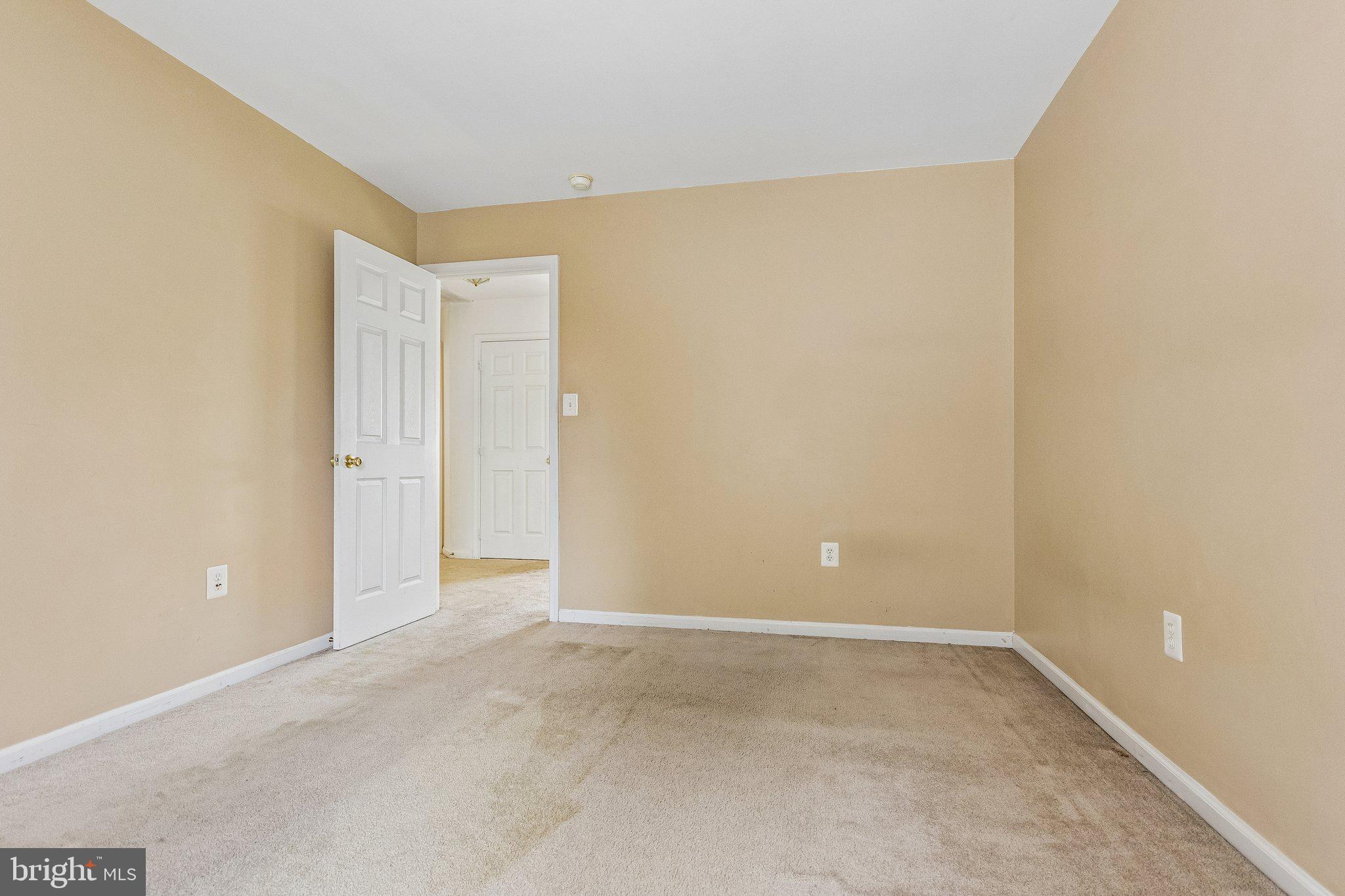 HAMPTON OAKS - Residential