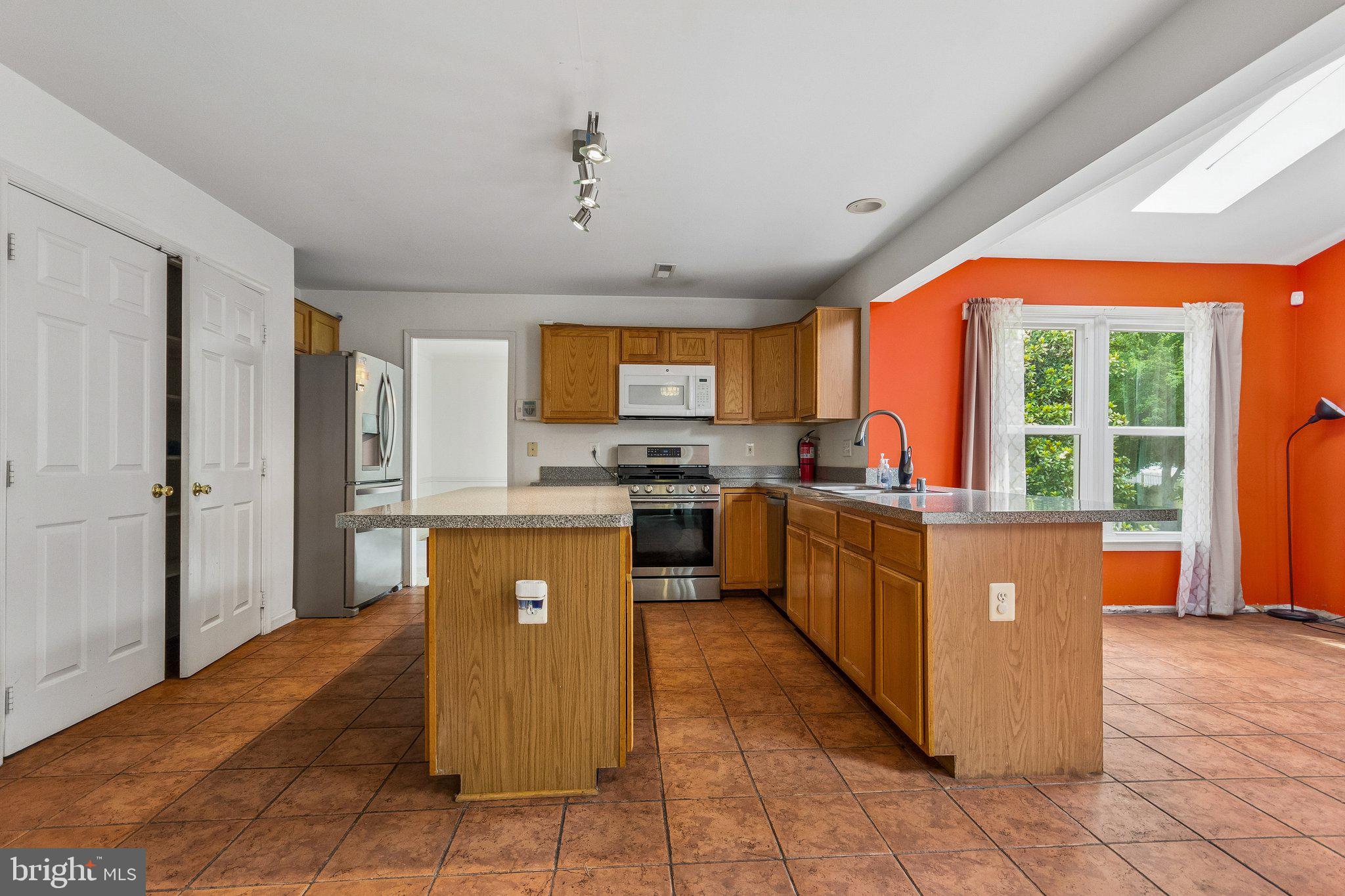 HAMPTON OAKS - Residential