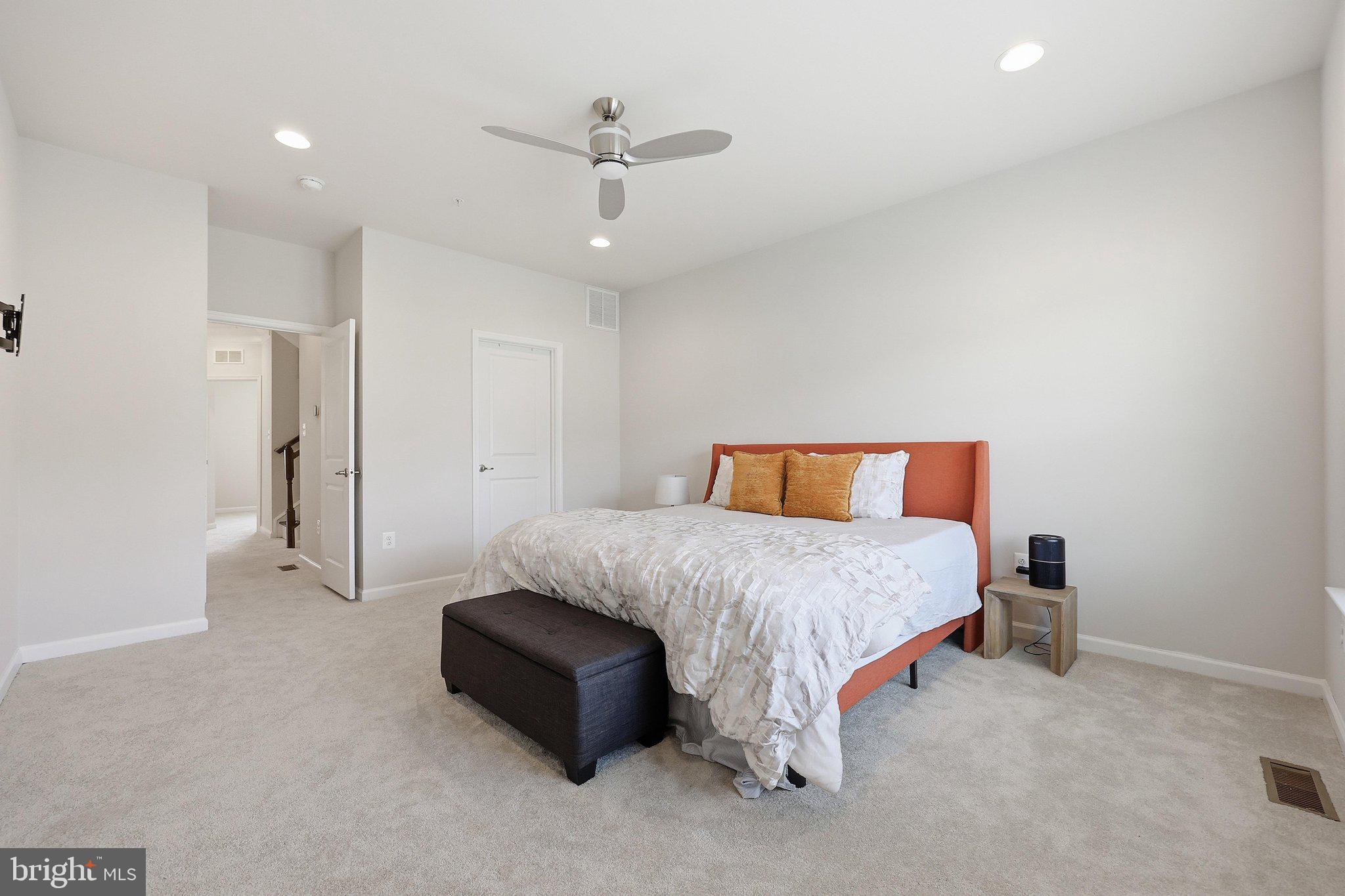 OAKDALE VILLAGE - Residential