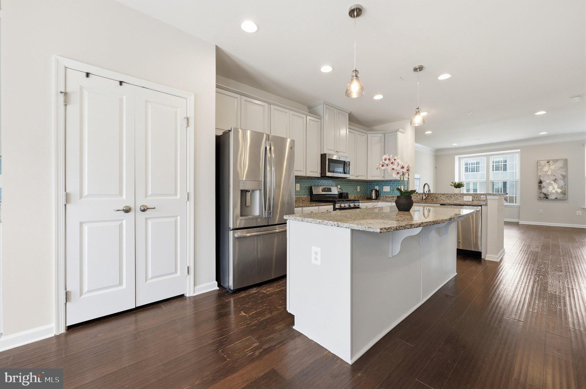 OAKDALE VILLAGE - Residential