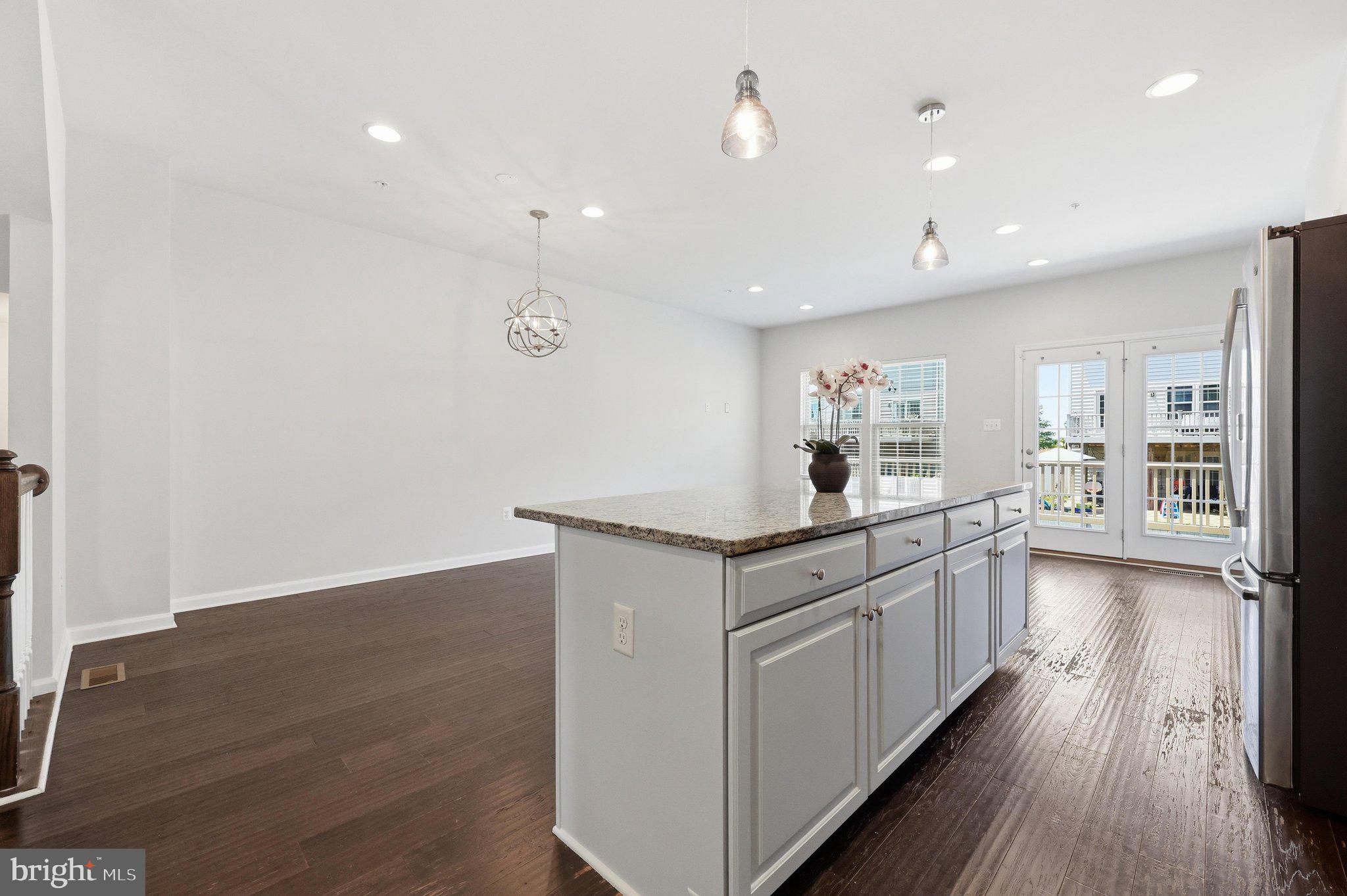 OAKDALE VILLAGE - Residential