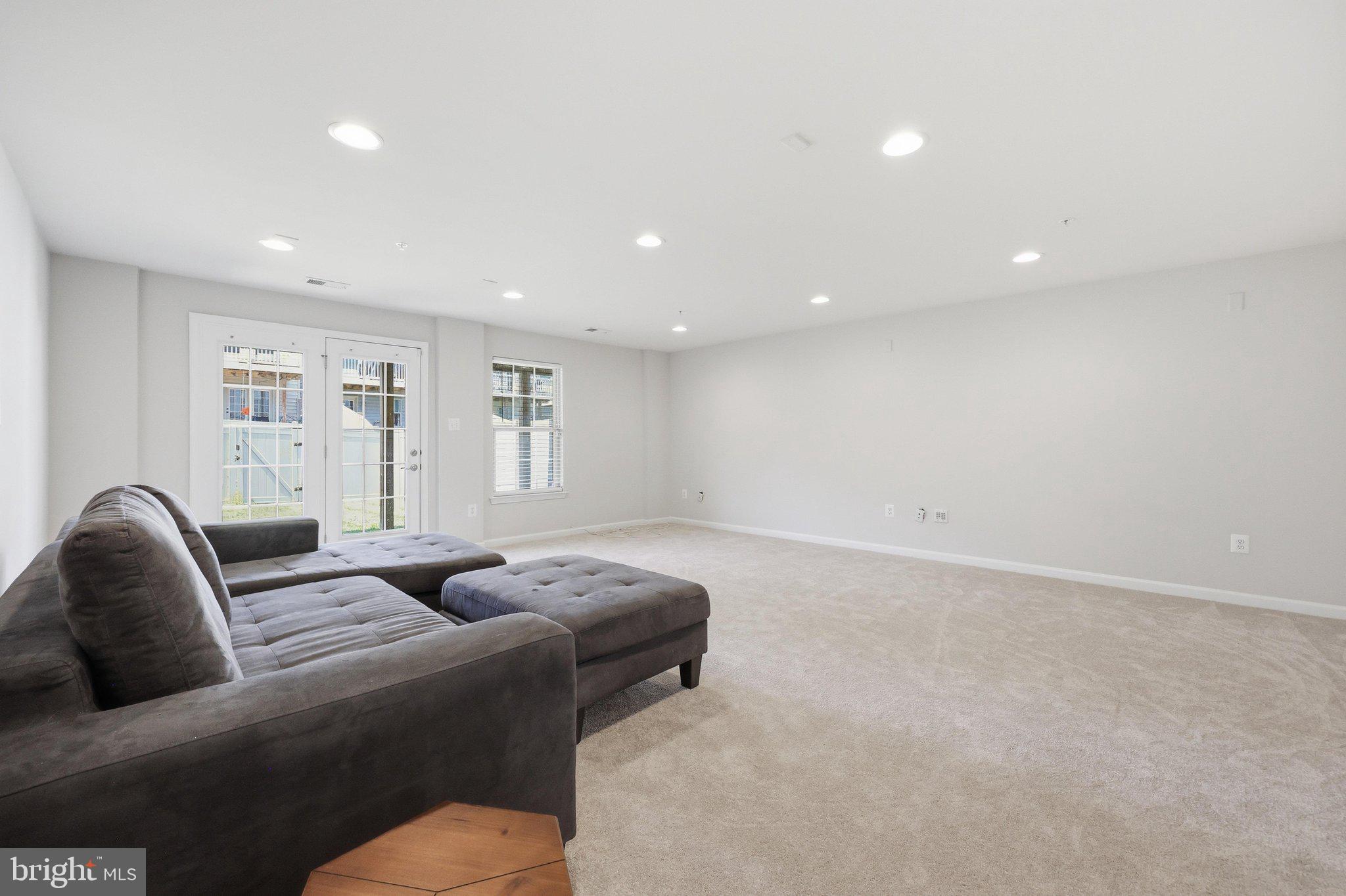 OAKDALE VILLAGE - Residential