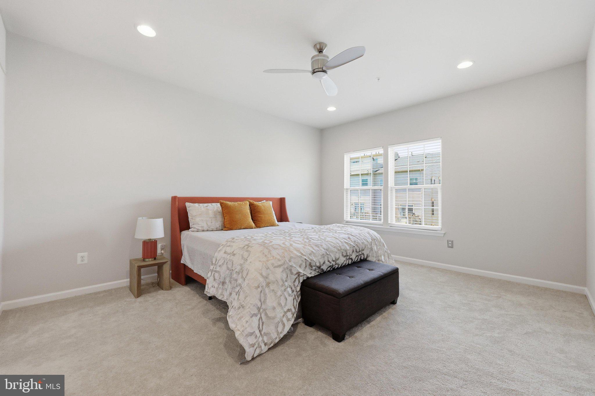OAKDALE VILLAGE - Residential