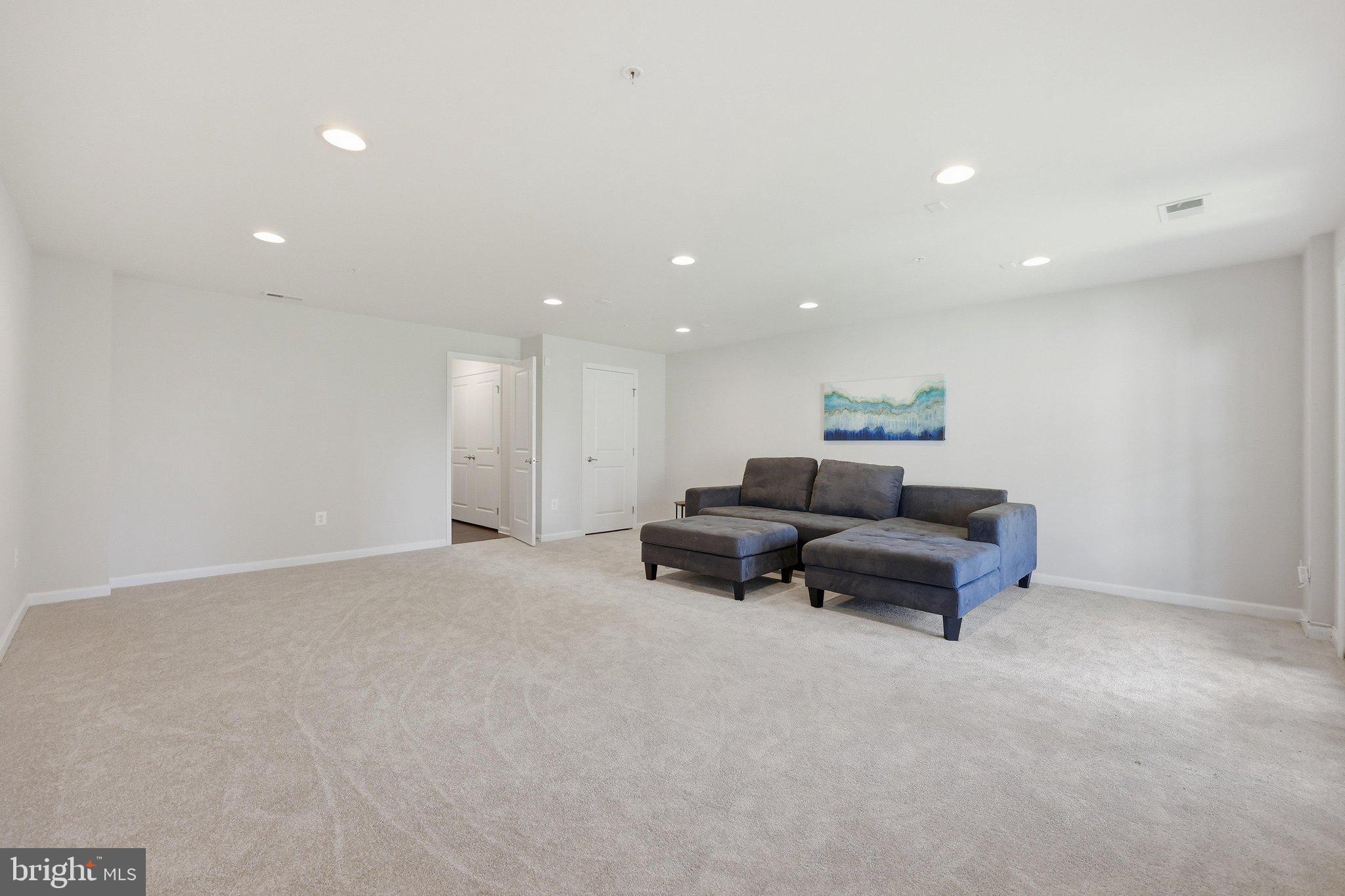 OAKDALE VILLAGE - Residential