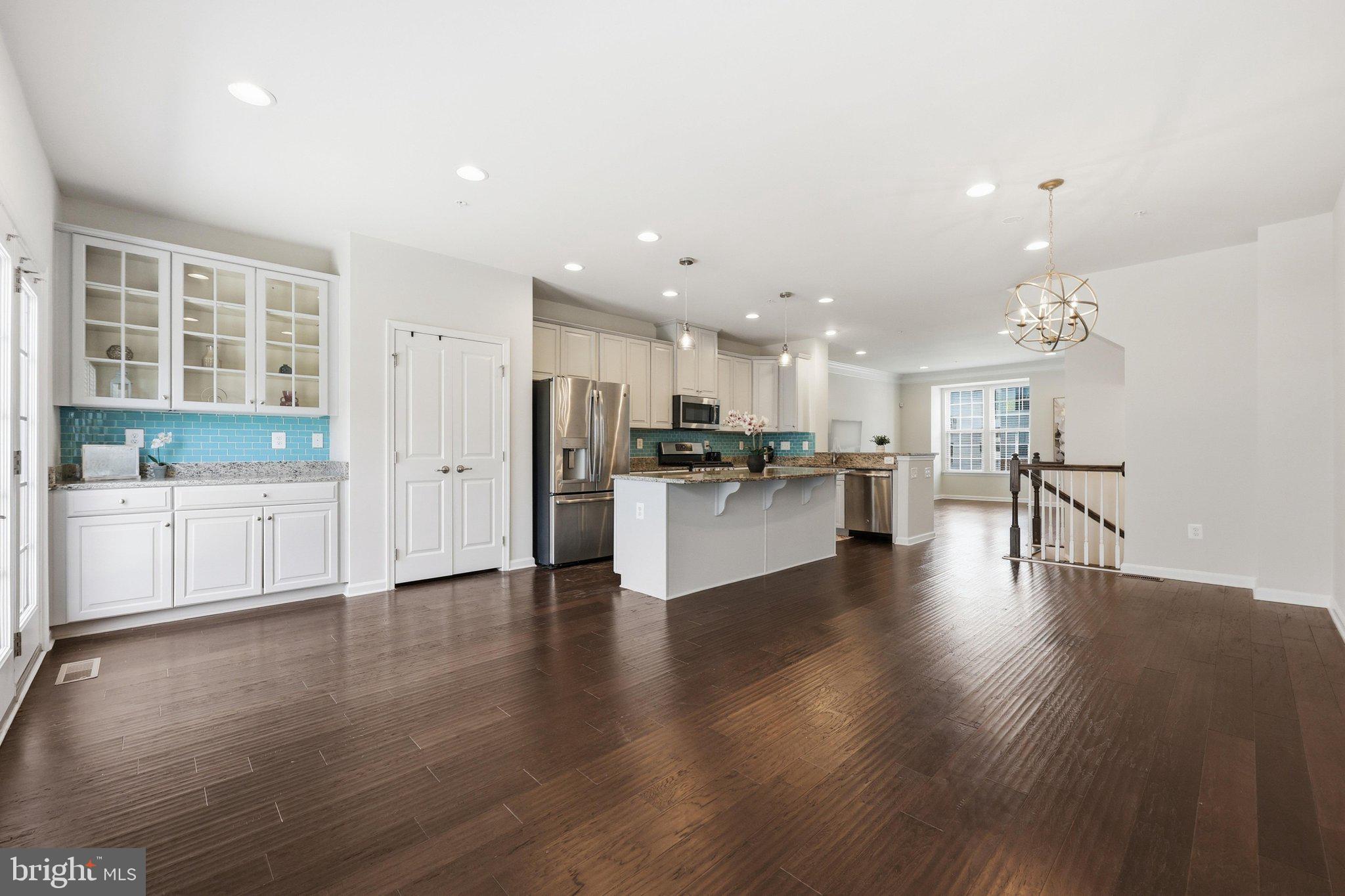 OAKDALE VILLAGE - Residential