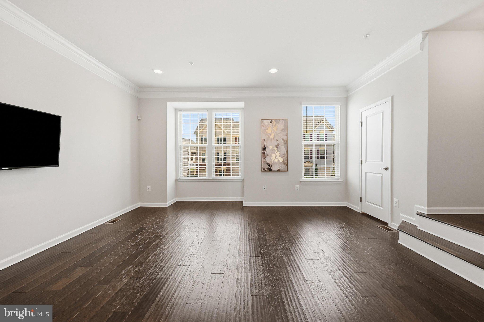 OAKDALE VILLAGE - Residential
