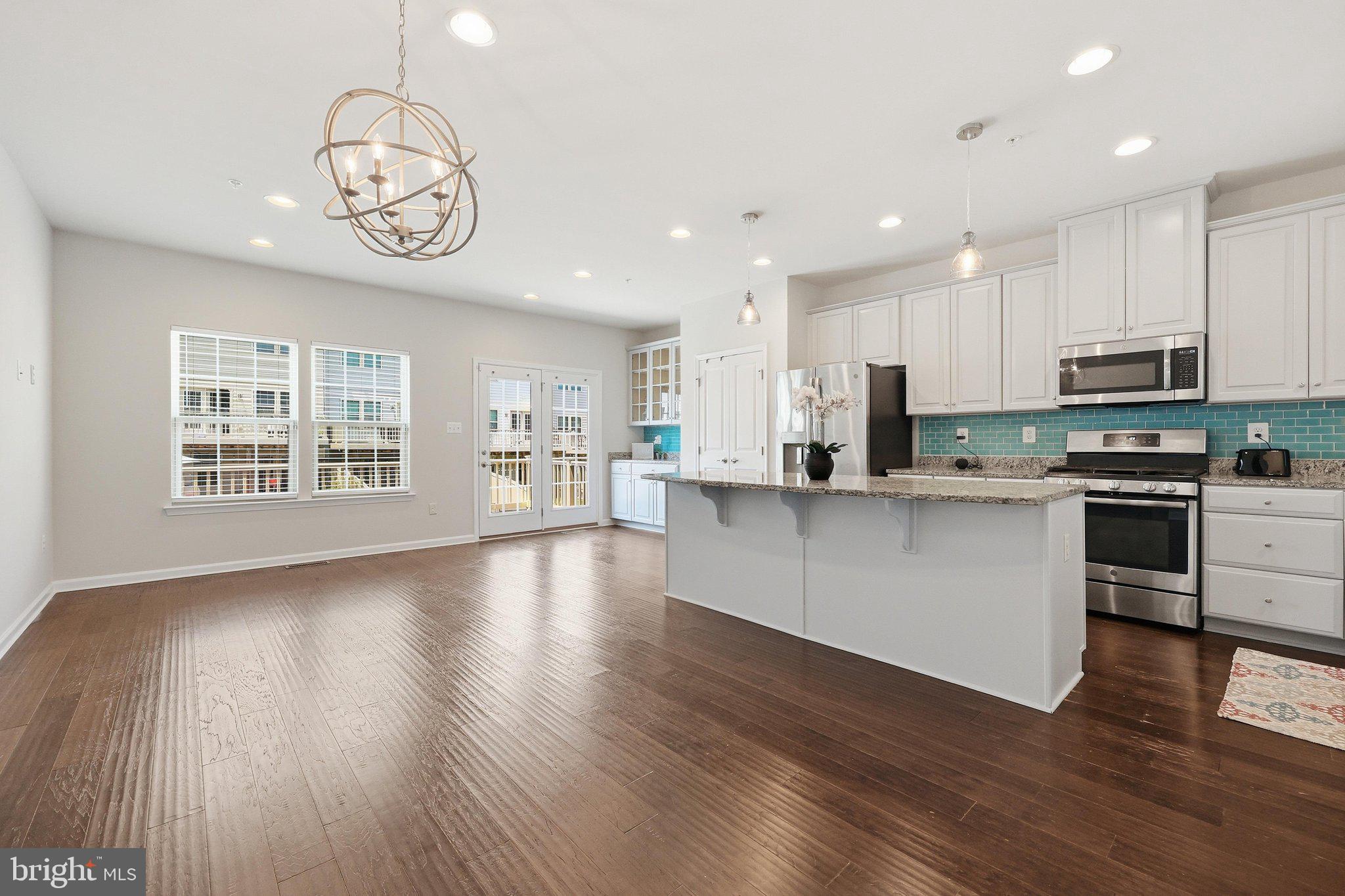 OAKDALE VILLAGE - Residential