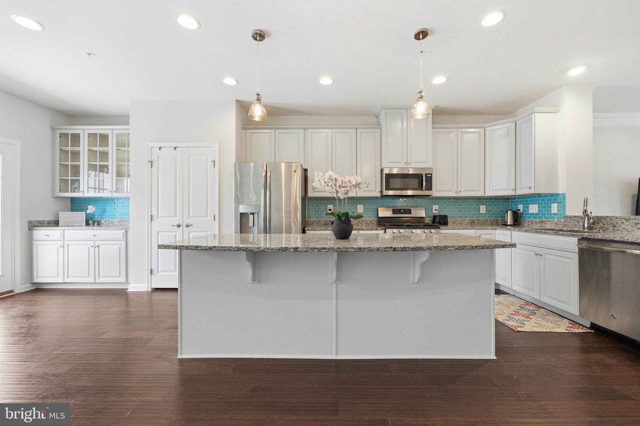 OAKDALE VILLAGE - Residential