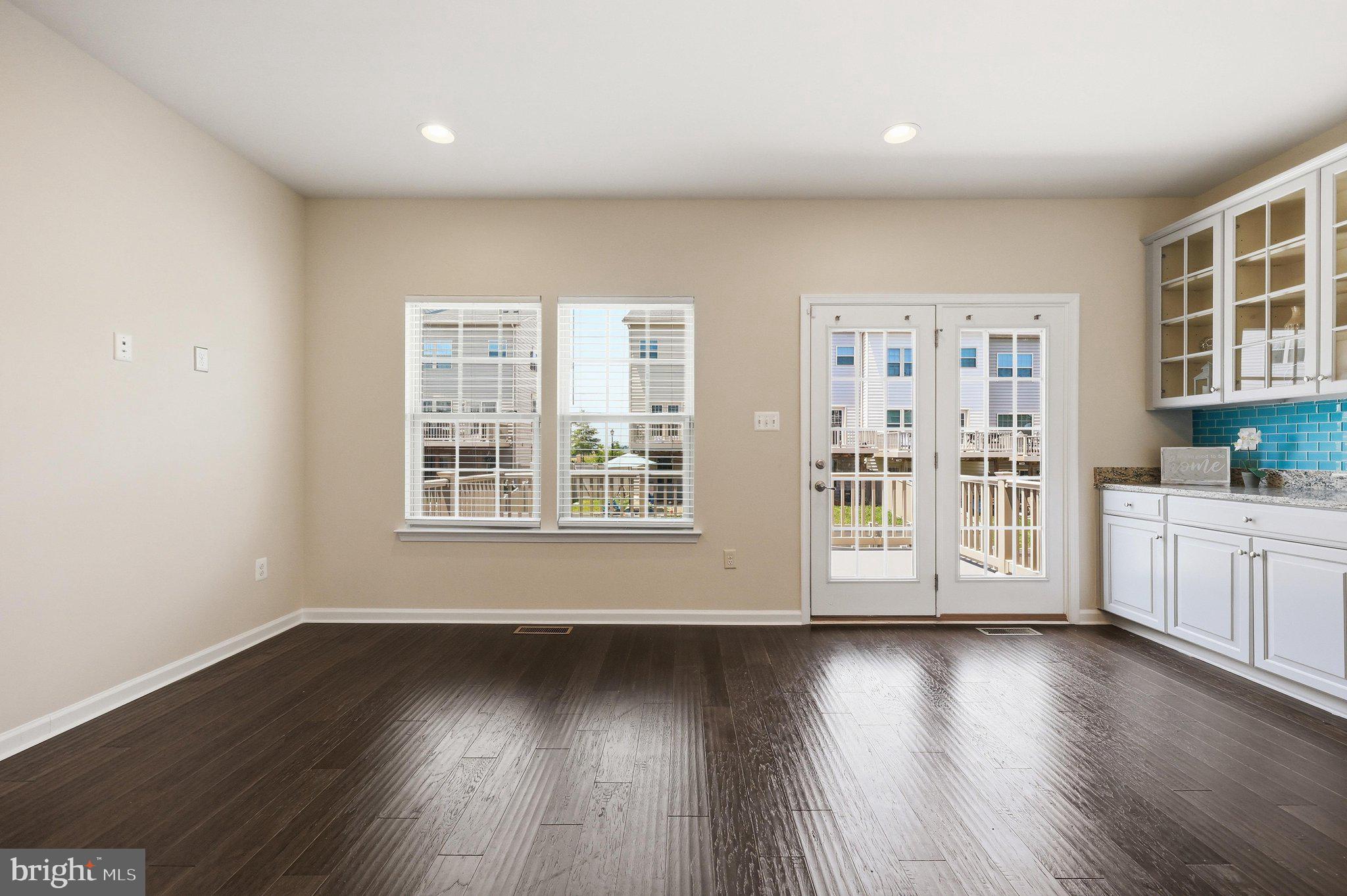OAKDALE VILLAGE - Residential