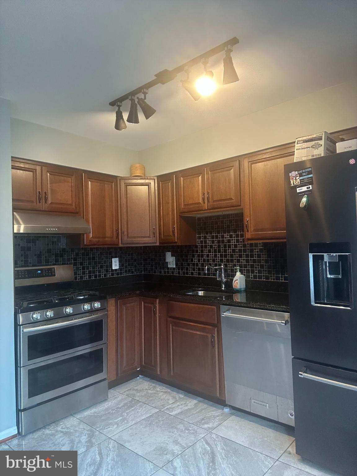 SANDTOWN-WINCHESTER - Residential
