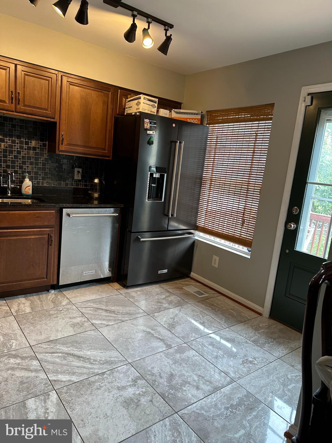 SANDTOWN-WINCHESTER - Residential