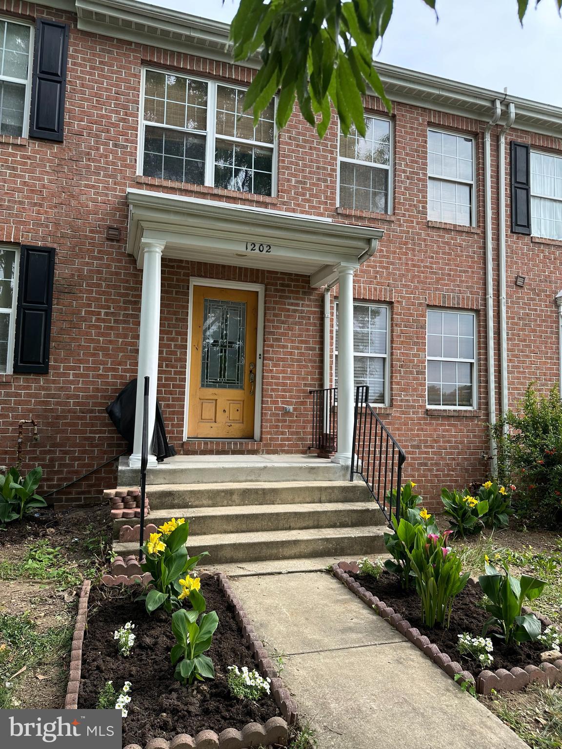 SANDTOWN-WINCHESTER - Residential