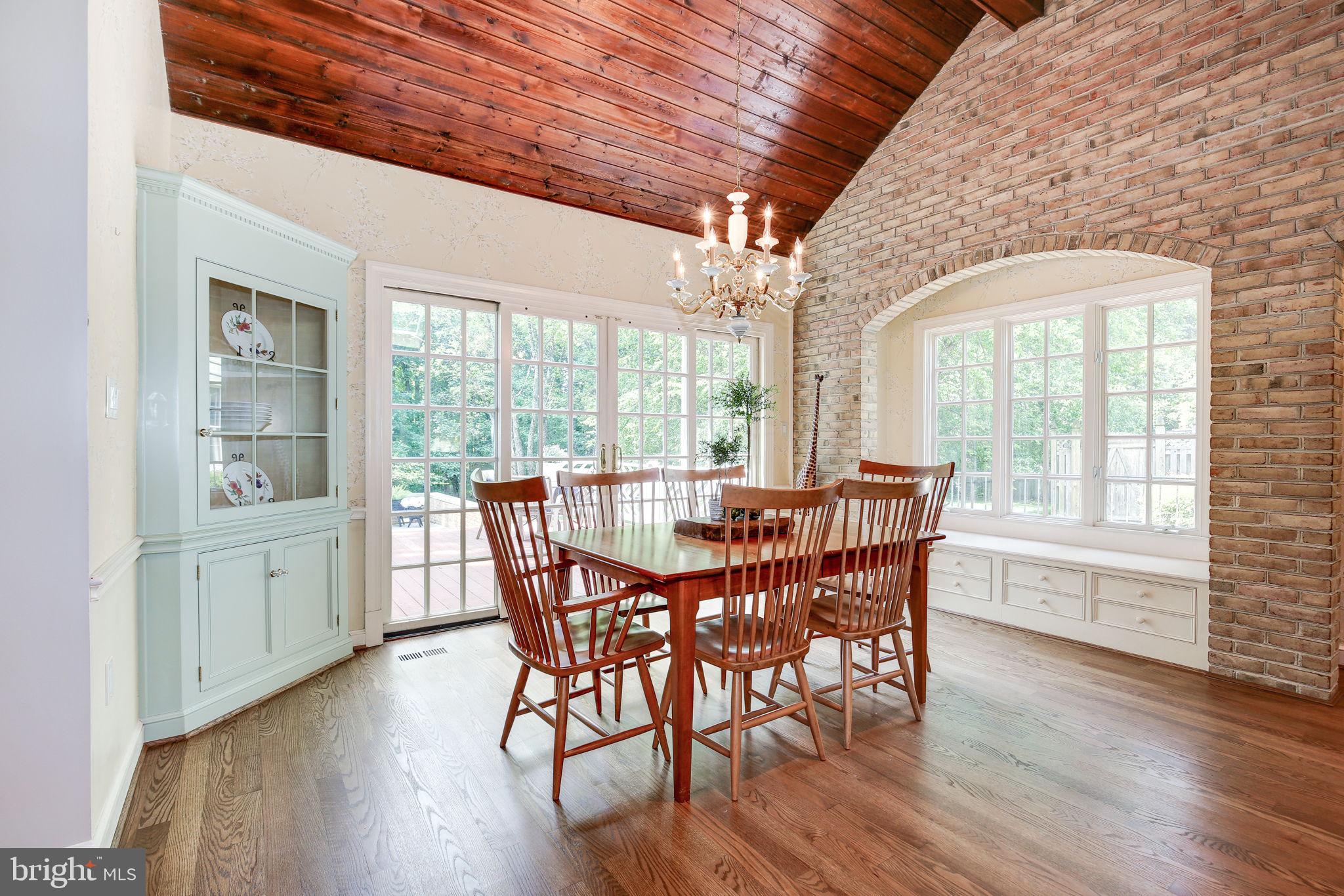 WILLIAMSBURG GARDENS - Residential