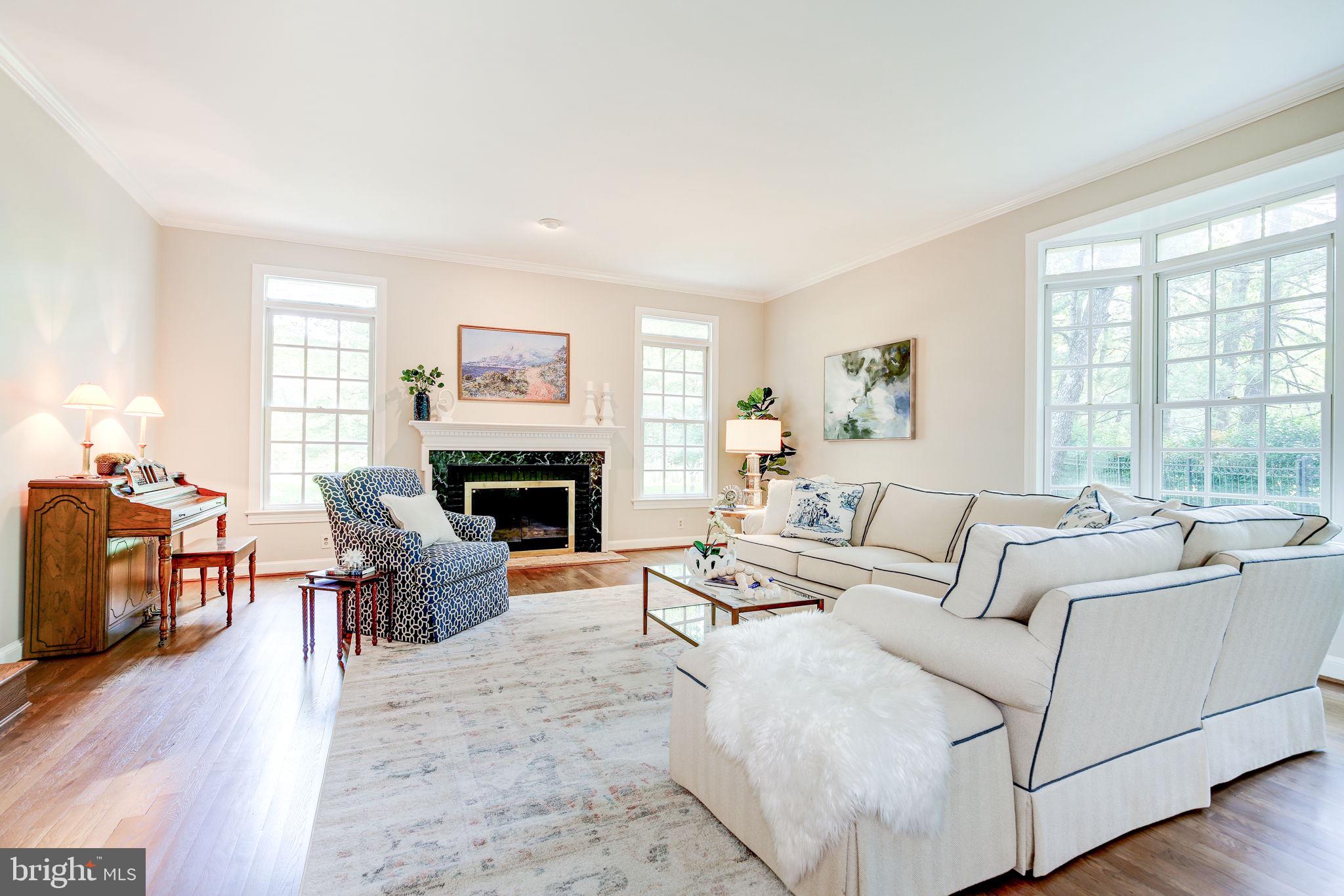 WILLIAMSBURG GARDENS - Residential