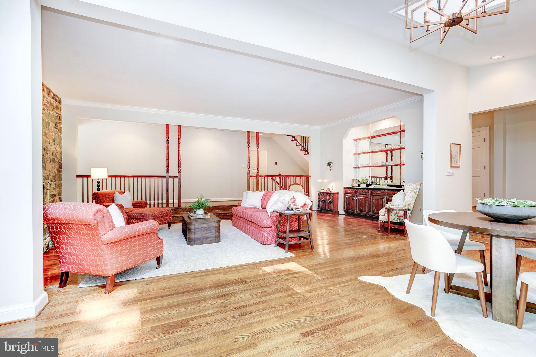 WILLIAMSBURG GARDENS - Residential