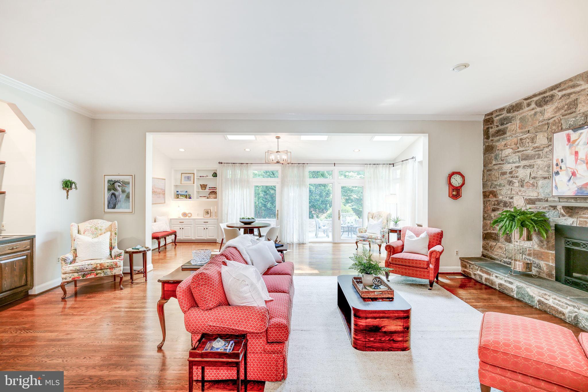 WILLIAMSBURG GARDENS - Residential