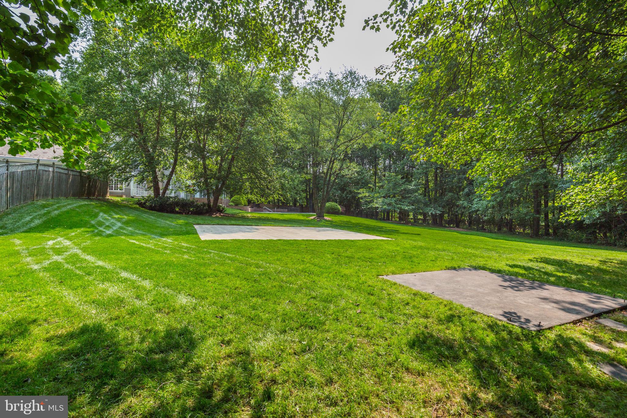 WILLIAMSBURG GARDENS - Residential