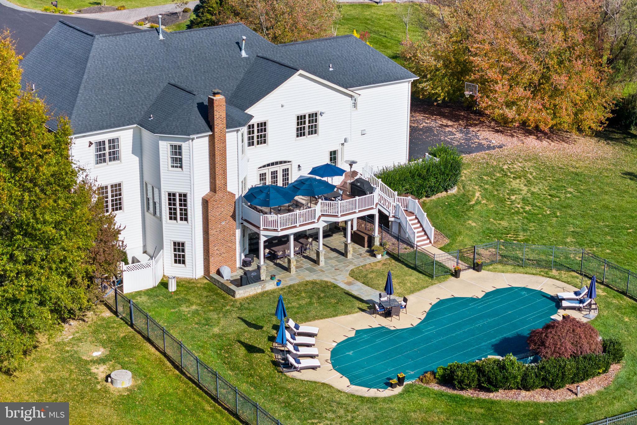 EMERALD PARK ESTATES - Residential