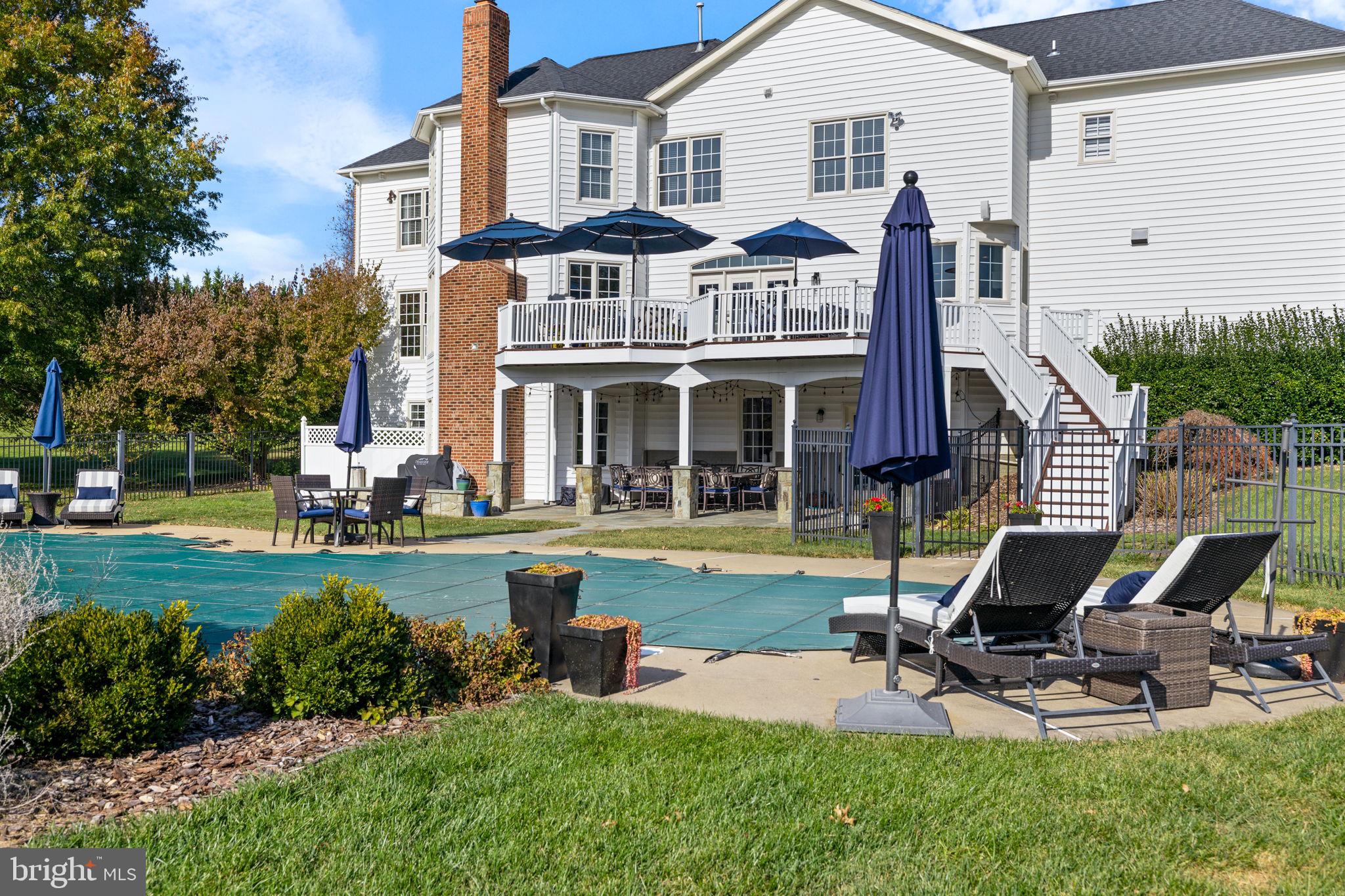 EMERALD PARK ESTATES - Residential