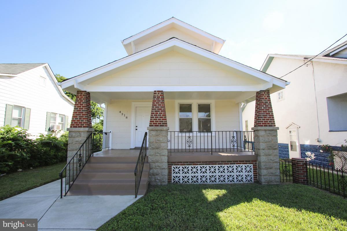 Charming 3BR/2BA in Capitol Heights! This home is move in ready featuring hardwood floors, fresh paint, and new kitchen. Bright living/dining spaces and BR on the ML. UL w/ large BR, large updated BA, and w/in closets. LL features additional rec space, full bathroom, and possible 4th BR. Back deck overlooks large yard perfect for entertaining!