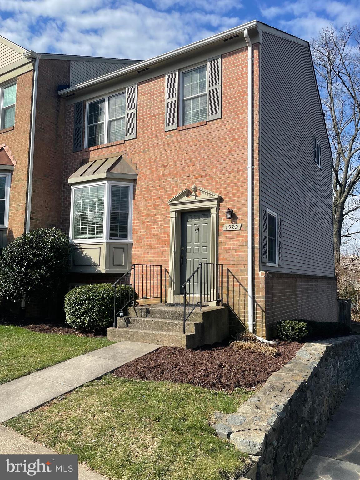 FOREST ESTATES - Residential Lease